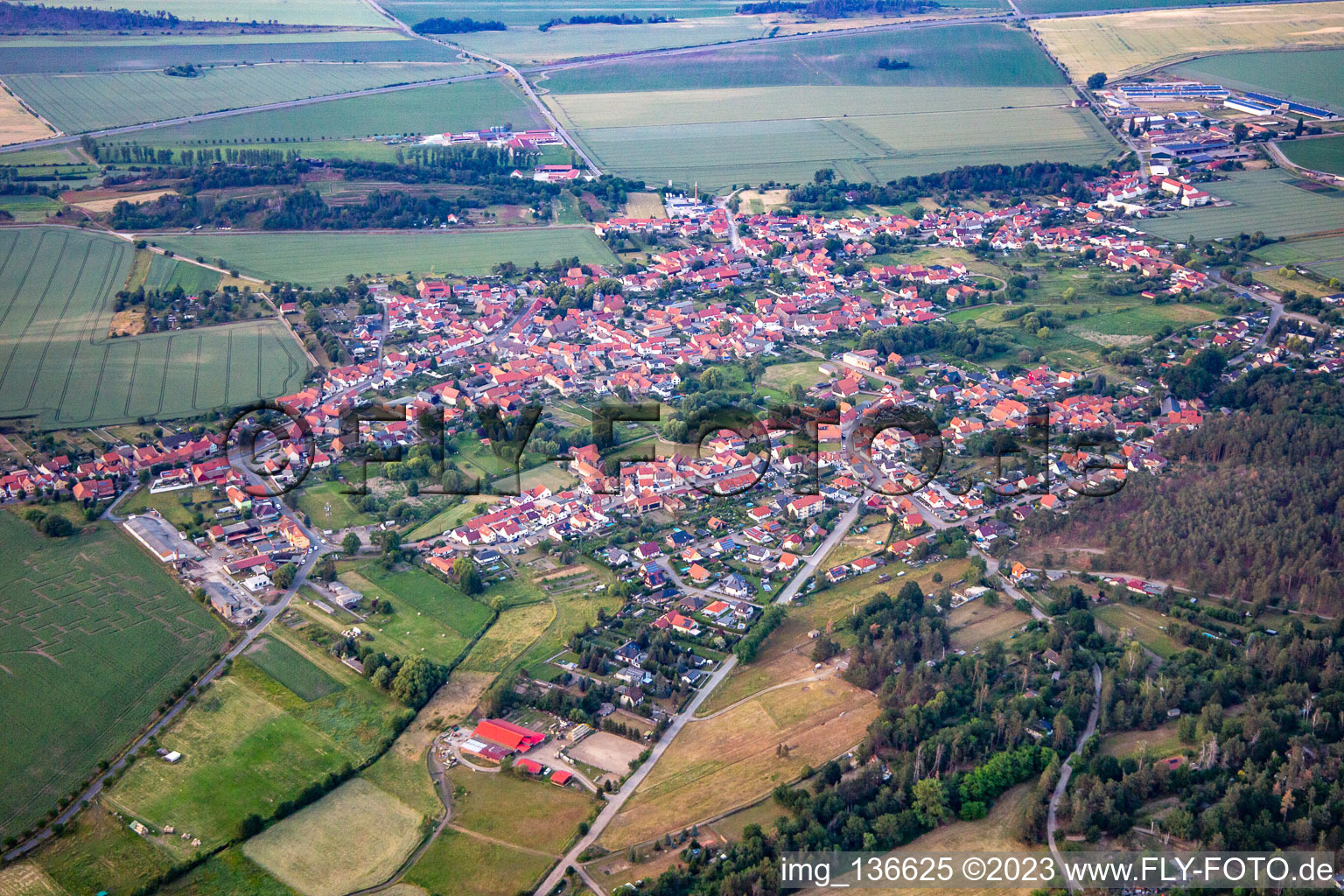 Vue aérienne de Du sud-ouest à le quartier Westerhausen in Thale dans le département Saxe-Anhalt, Allemagne