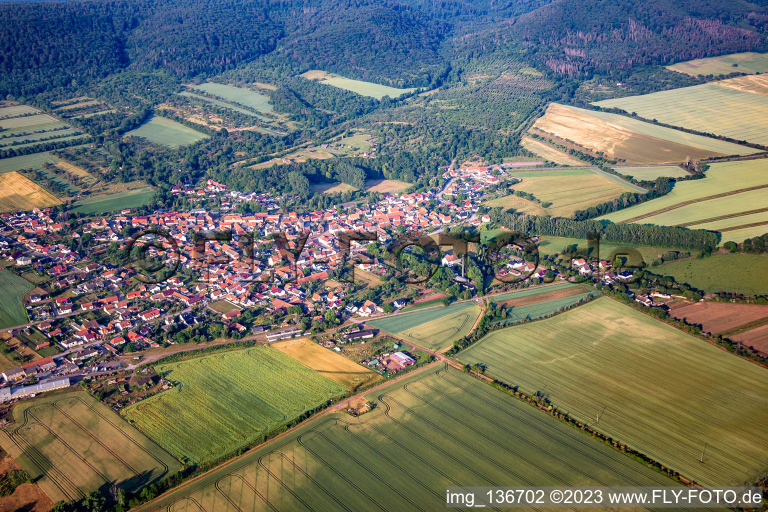 Vue aérienne de Sous le Kyffhäuser à le quartier Tilleda in Kelbra dans le département Saxe-Anhalt, Allemagne
