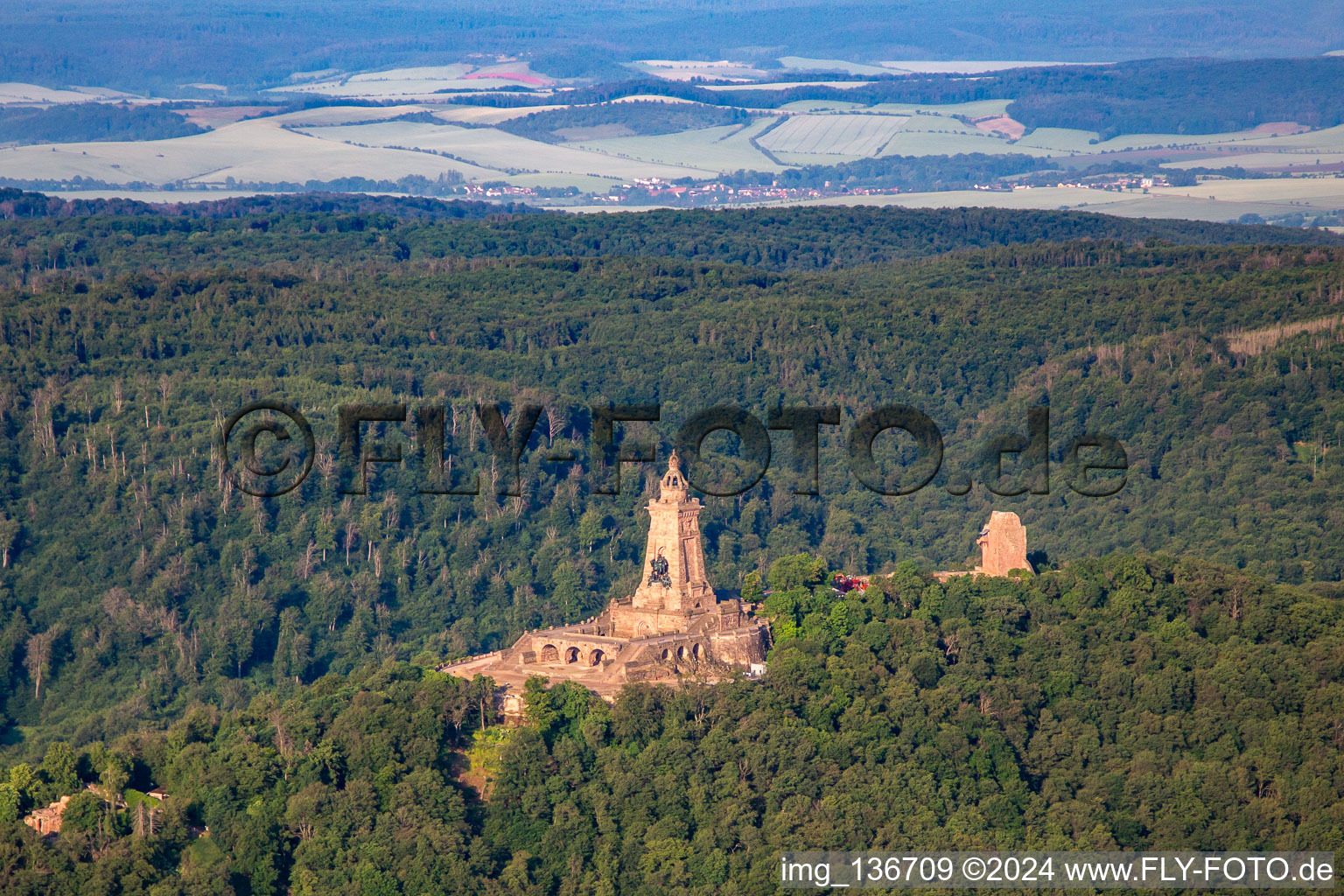 Vue aérienne de Monument Kyffhäuser à Kyffhäuserland dans le département Thuringe, Allemagne