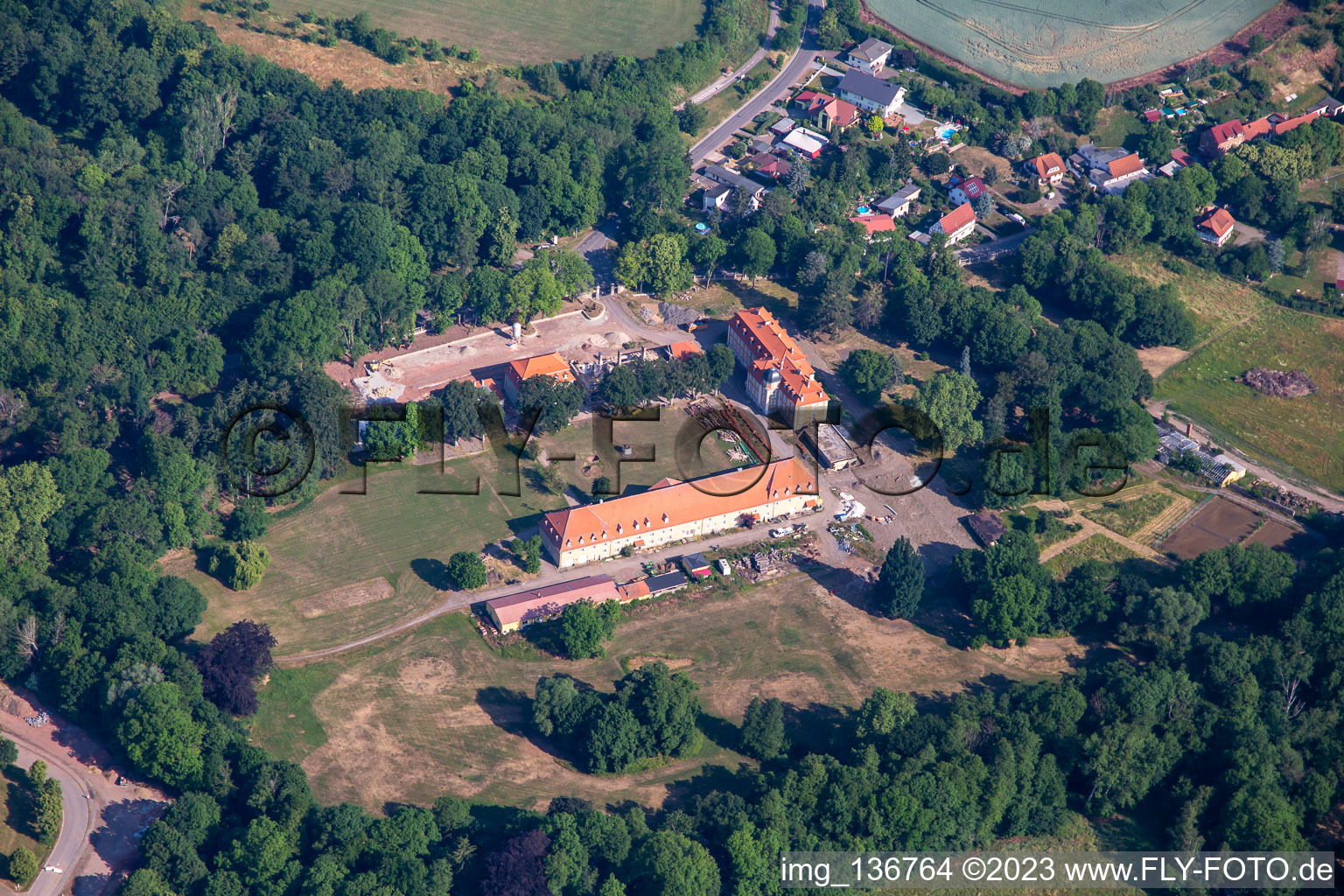 Vue aérienne de Château de Bernstein Meisdorf et Waldhotel Forsthaus GmbH à le quartier Meisdorf in Falkenstein dans le département Saxe-Anhalt, Allemagne