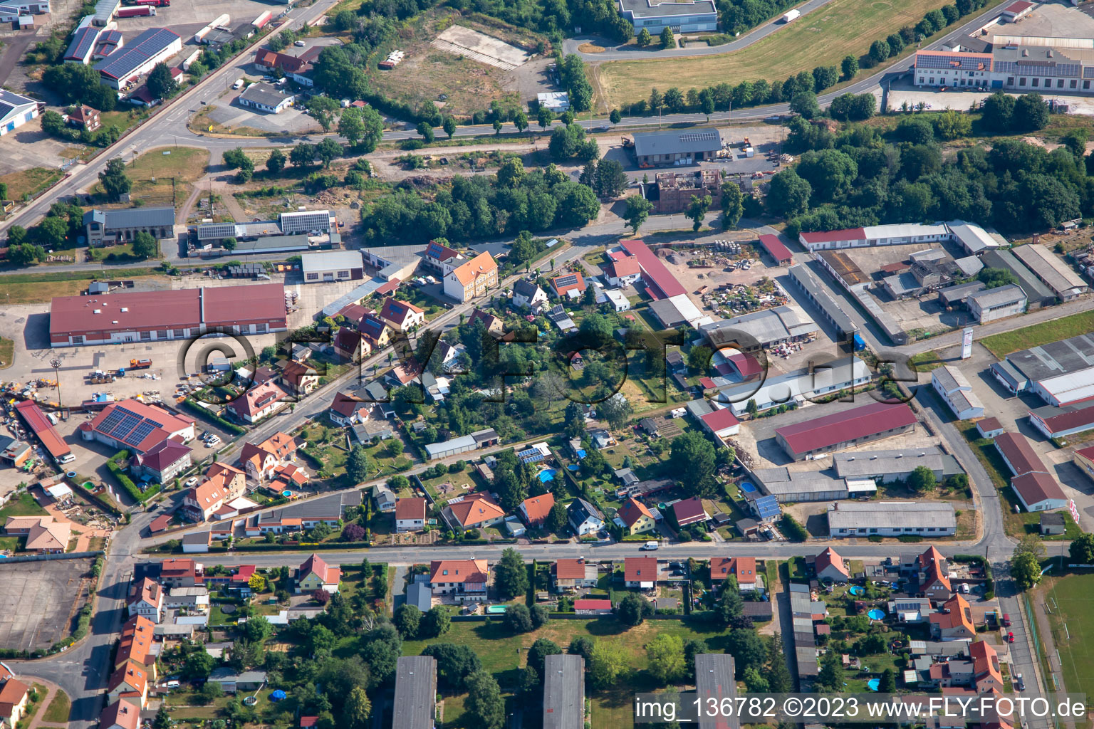 Vue aérienne de À la gare de l'Est à le quartier Opperode in Ballenstedt dans le département Saxe-Anhalt, Allemagne