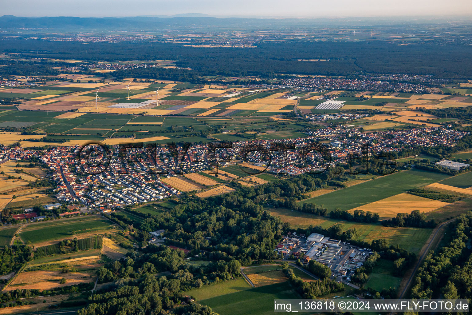 Enregistrement par drone de Quartier Heiligenstein in Römerberg dans le département Rhénanie-Palatinat, Allemagne