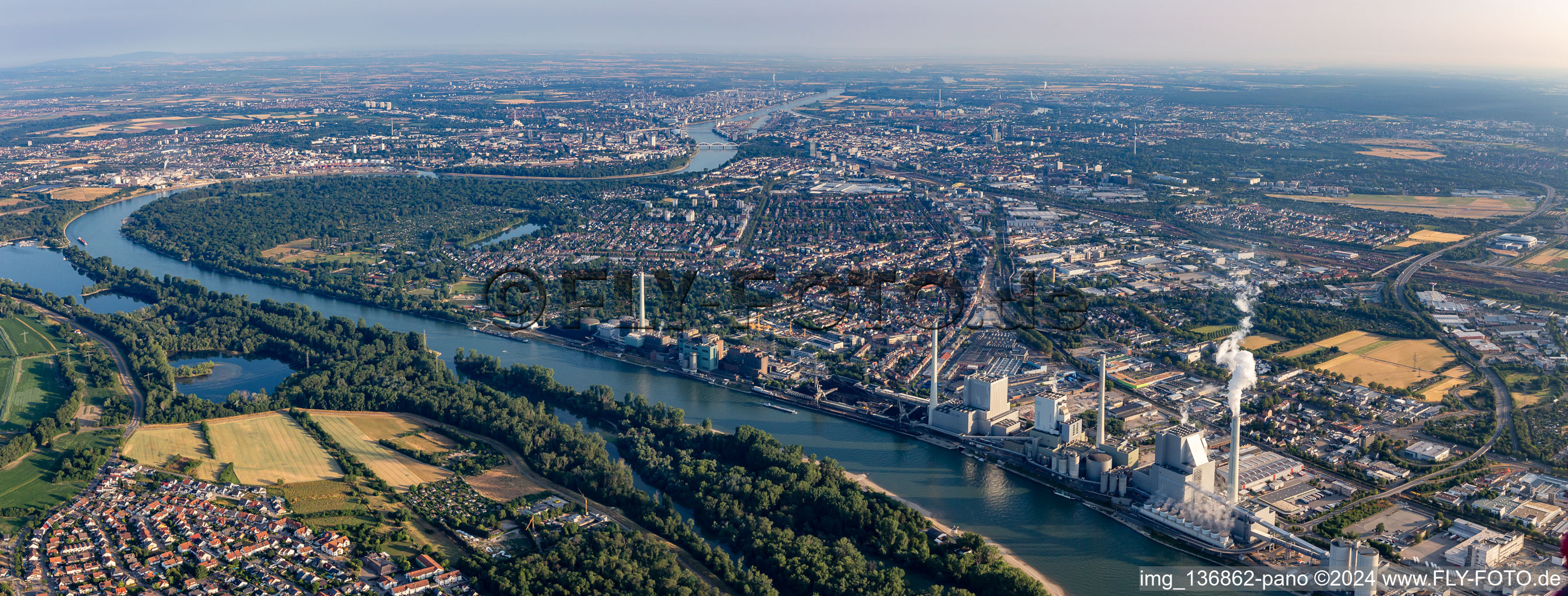 Vue aérienne de Au sud dans la boucle du Rhin depuis le sud derrière le GKM à le quartier Almenhof in Mannheim dans le département Bade-Wurtemberg, Allemagne