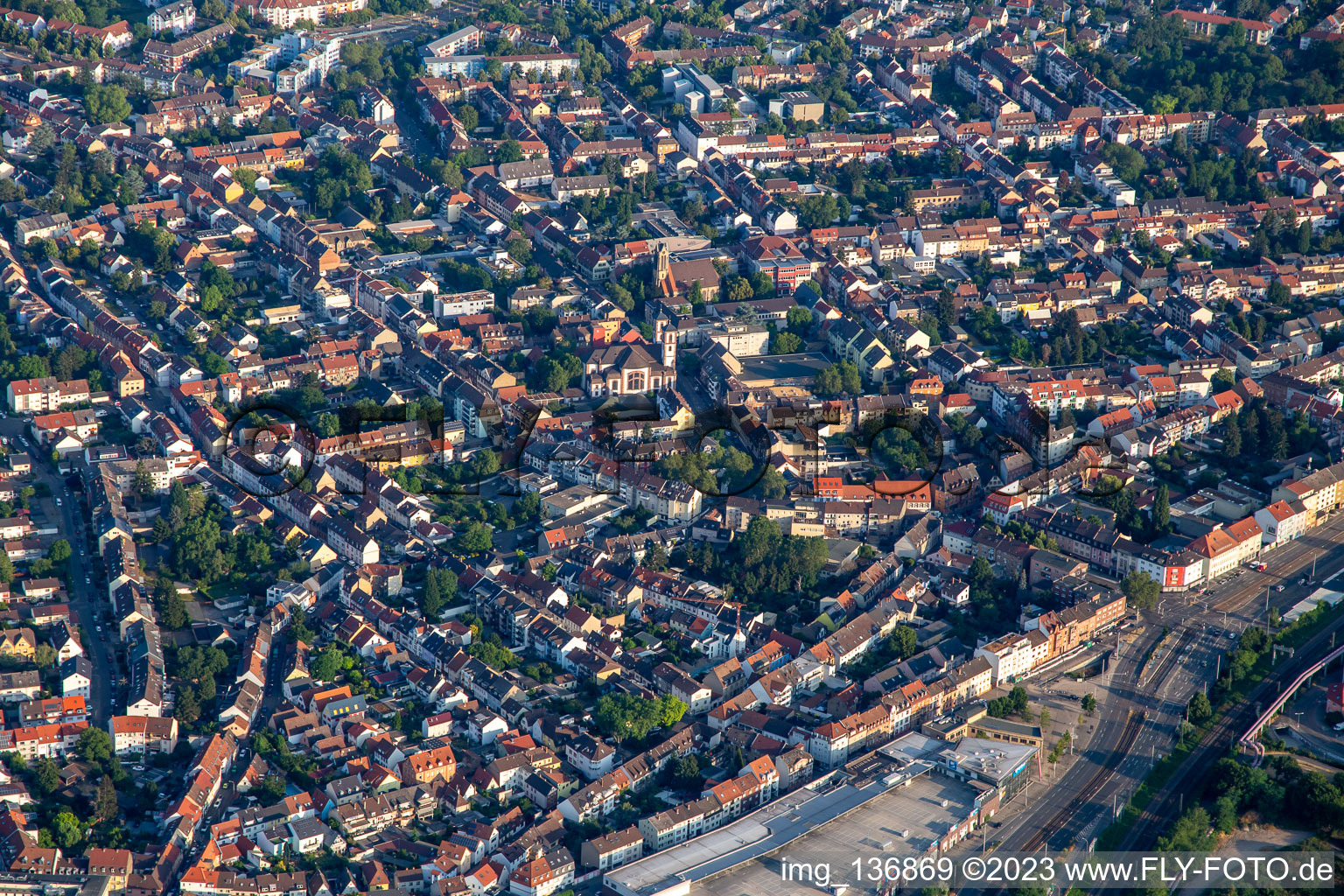 Vue aérienne de Luisenstr à le quartier Rheinau in Mannheim dans le département Bade-Wurtemberg, Allemagne