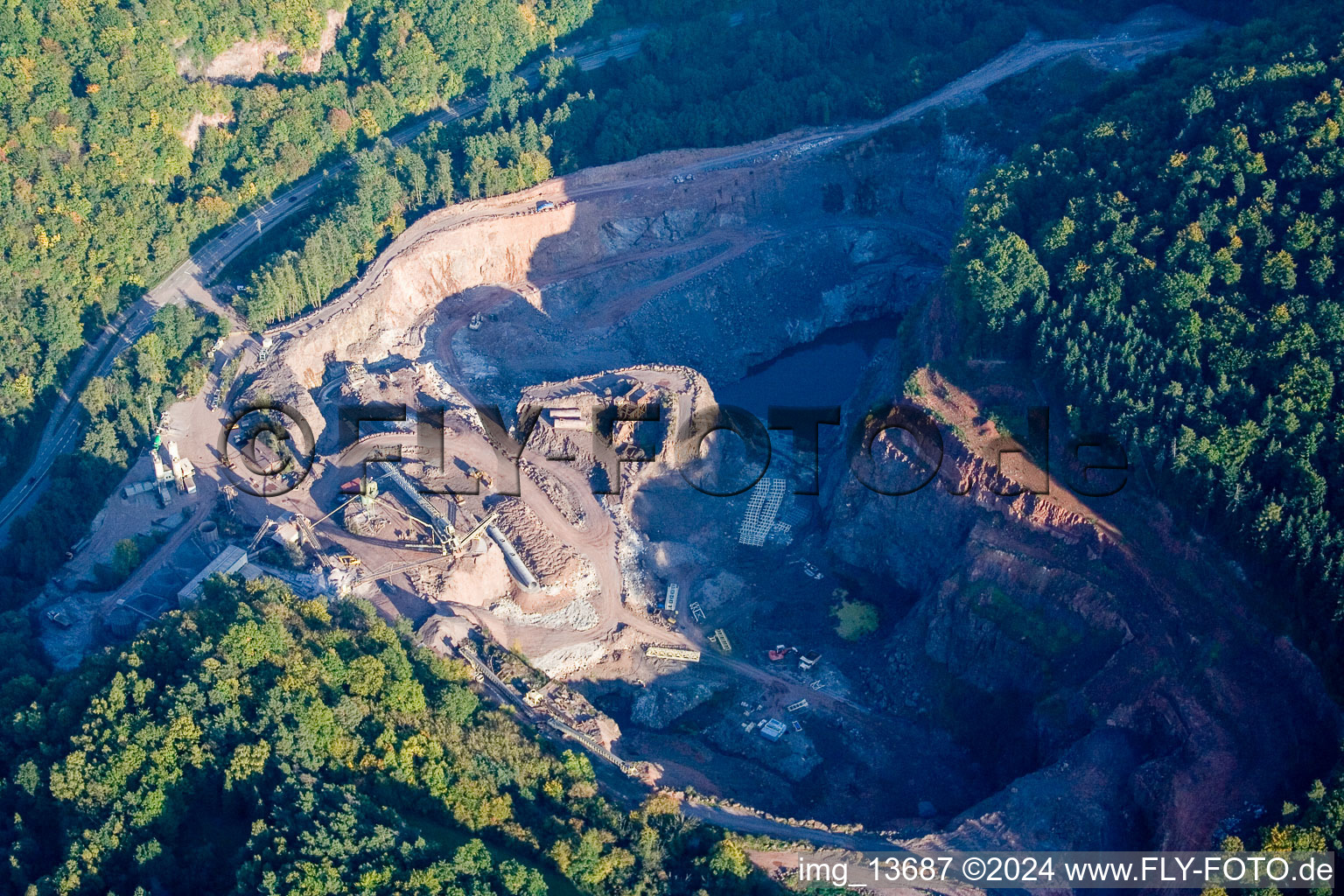 Vue oblique de Carrière à Waldhambach dans le département Rhénanie-Palatinat, Allemagne