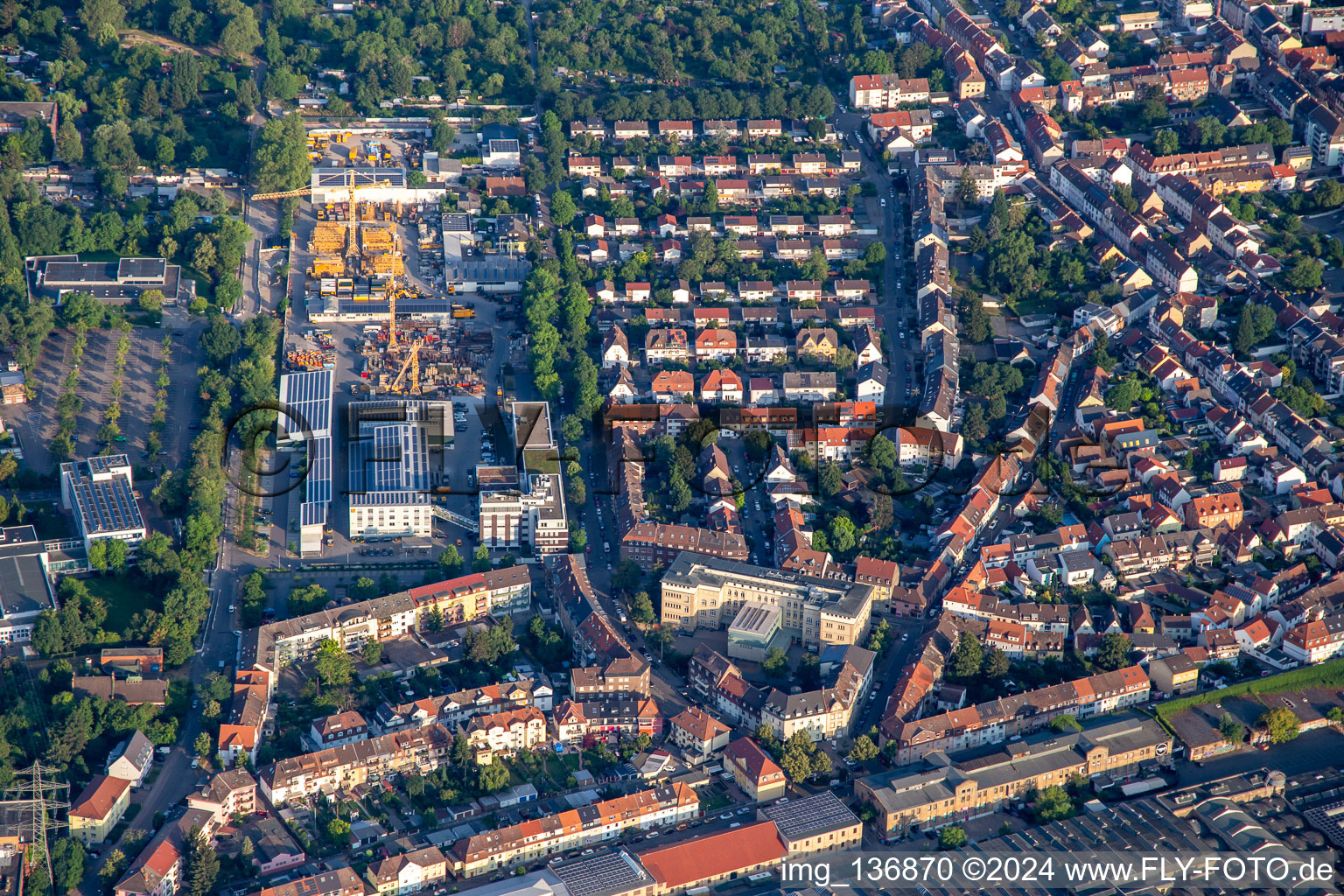 Vue aérienne de Entre la Wilhelm-Wundt-Straße et la Marguerrestraße à le quartier Neckarau in Mannheim dans le département Bade-Wurtemberg, Allemagne