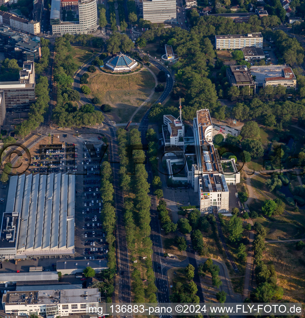 Vue aérienne de TECHNOSEUM et planétarium au bout de l'A656 à le quartier Oststadt in Mannheim dans le département Bade-Wurtemberg, Allemagne