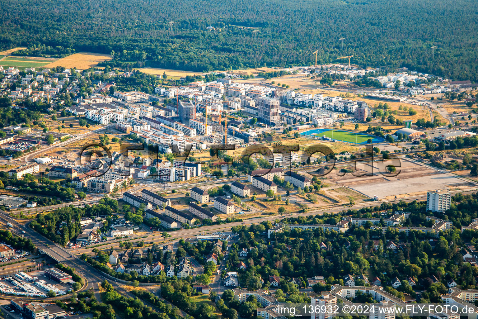 Vue aérienne de E Franklin Condominium à le quartier Käfertal in Mannheim dans le département Bade-Wurtemberg, Allemagne