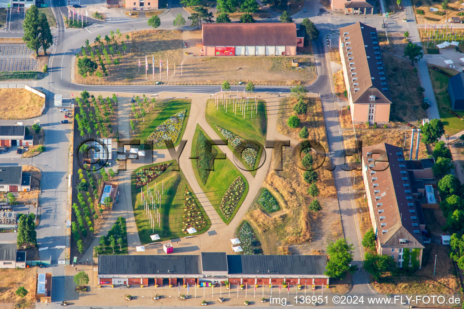 Photographie aérienne de Espace d'accueil du Parc Spinelli du Salon Fédéral des Jardins Mannheim BUGA 2023 à le quartier Feudenheim in Mannheim dans le département Bade-Wurtemberg, Allemagne