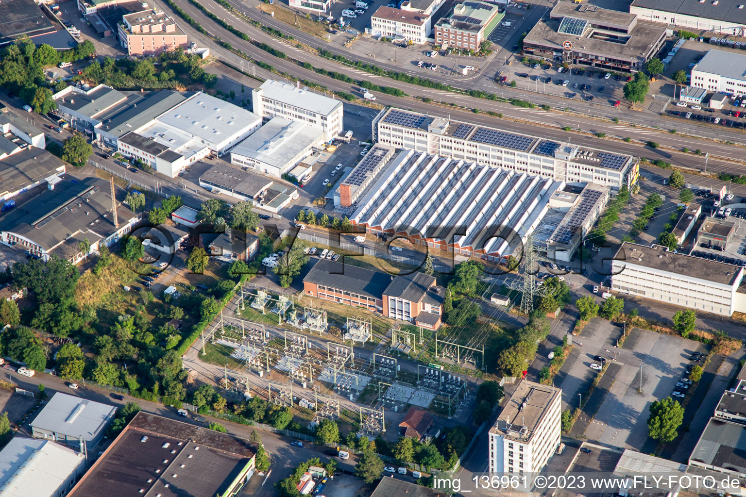 Vue aérienne de Rue de Trèves à le quartier Käfertal in Mannheim dans le département Bade-Wurtemberg, Allemagne