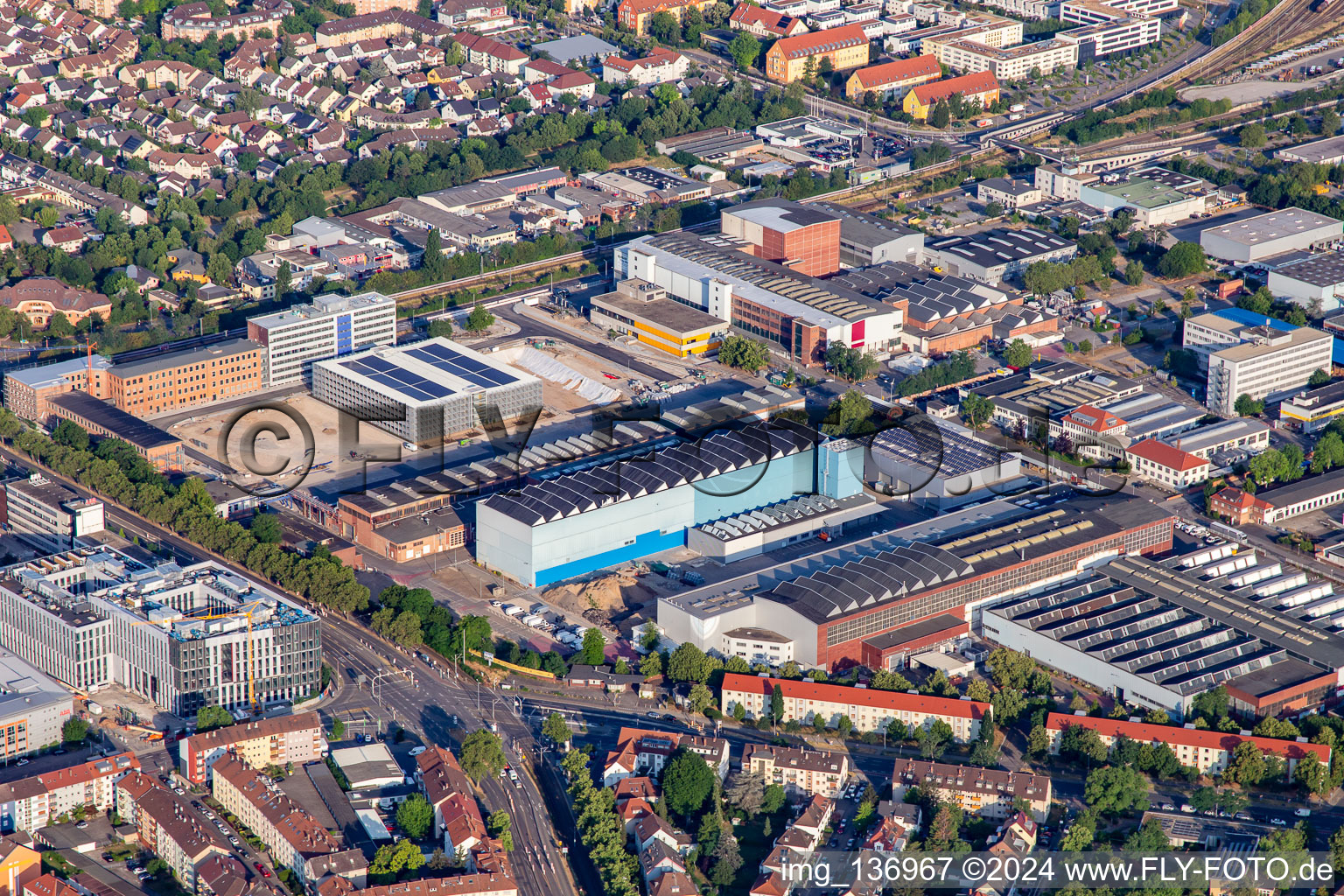 Vue aérienne de Atelier de mouvement ABB Mannheim à le quartier Käfertal in Mannheim dans le département Bade-Wurtemberg, Allemagne