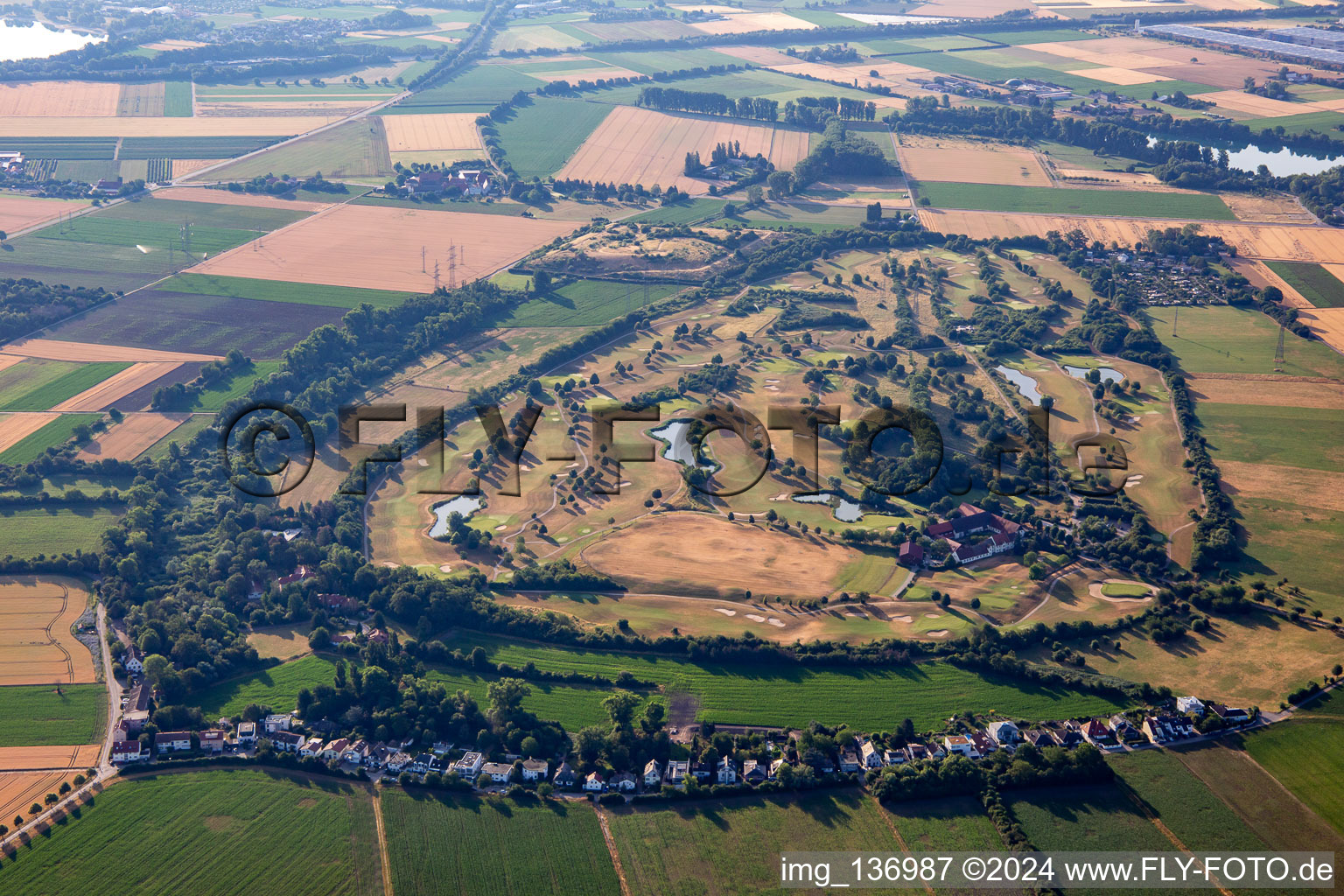 Terrain de golf Heddesheim Gut Neuzenhof à Heddesheim dans le département Bade-Wurtemberg, Allemagne vue d'en haut