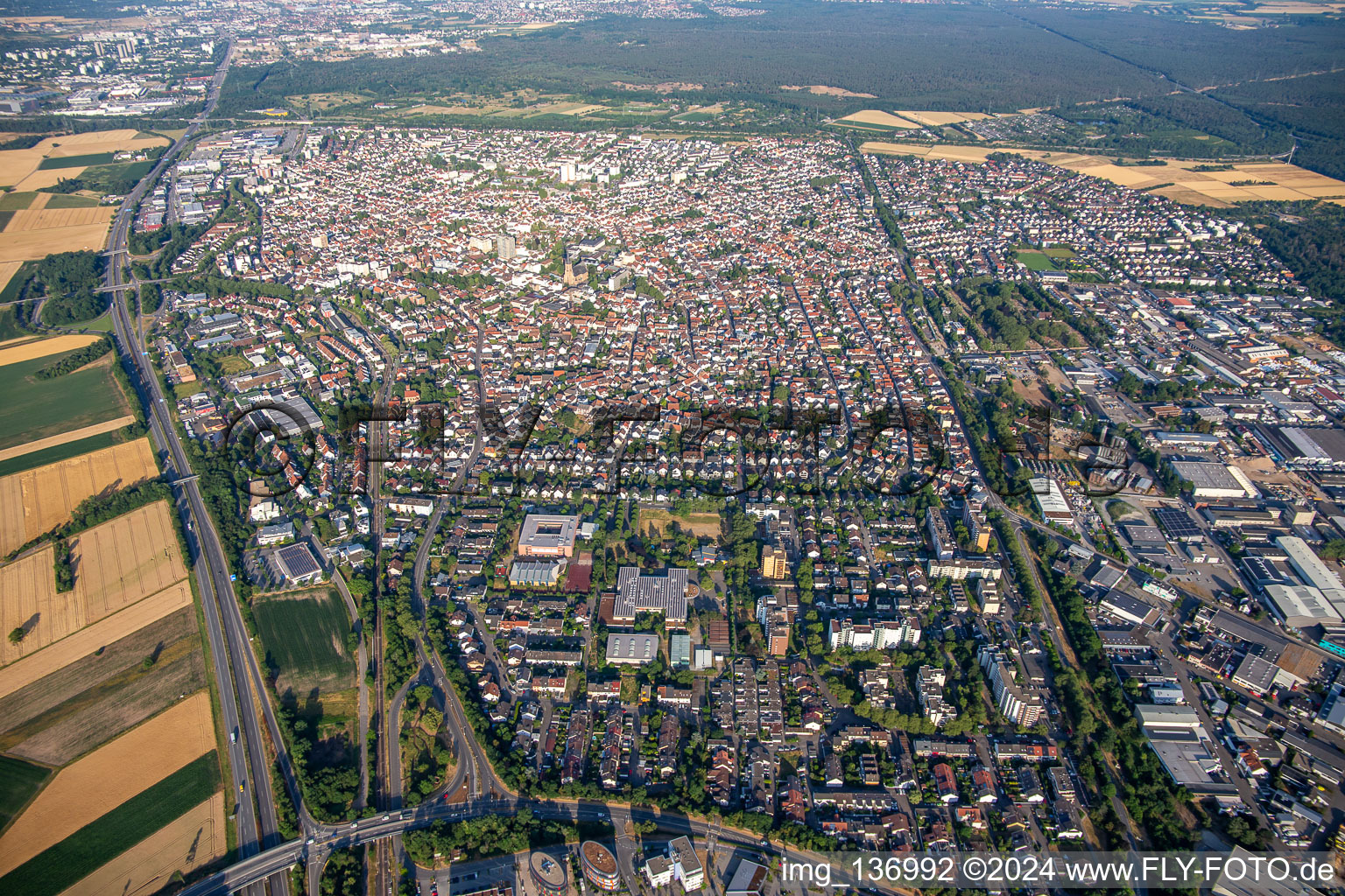 Vue aérienne de De l'est à Viernheim dans le département Hesse, Allemagne