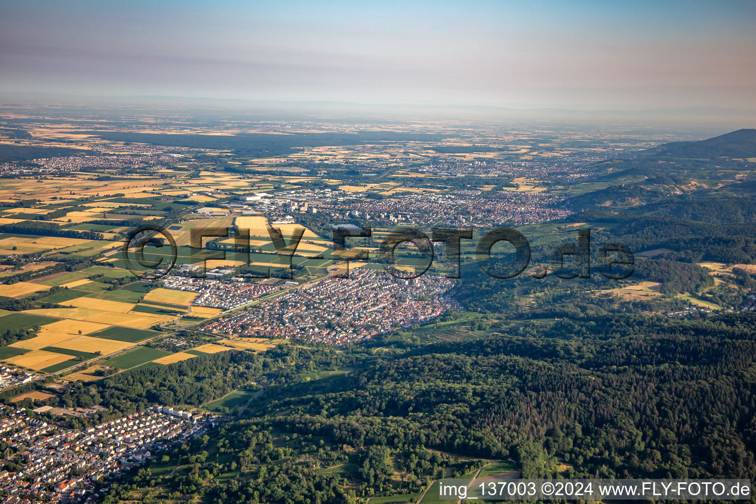 Vue aérienne de Du sud-est à Laudenbach dans le département Bade-Wurtemberg, Allemagne