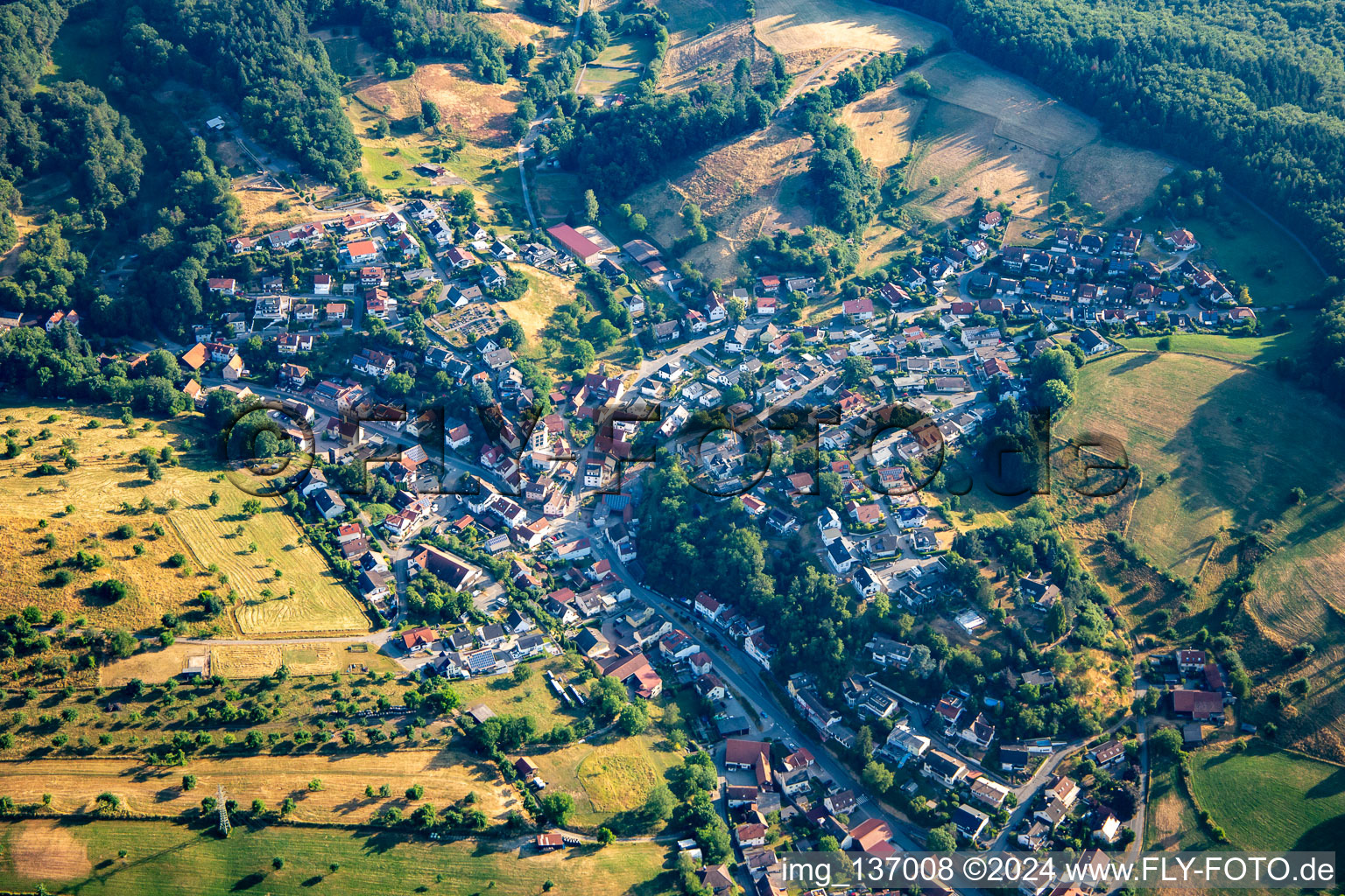 Vue aérienne de Quartier Bonsweiher in Mörlenbach dans le département Hesse, Allemagne