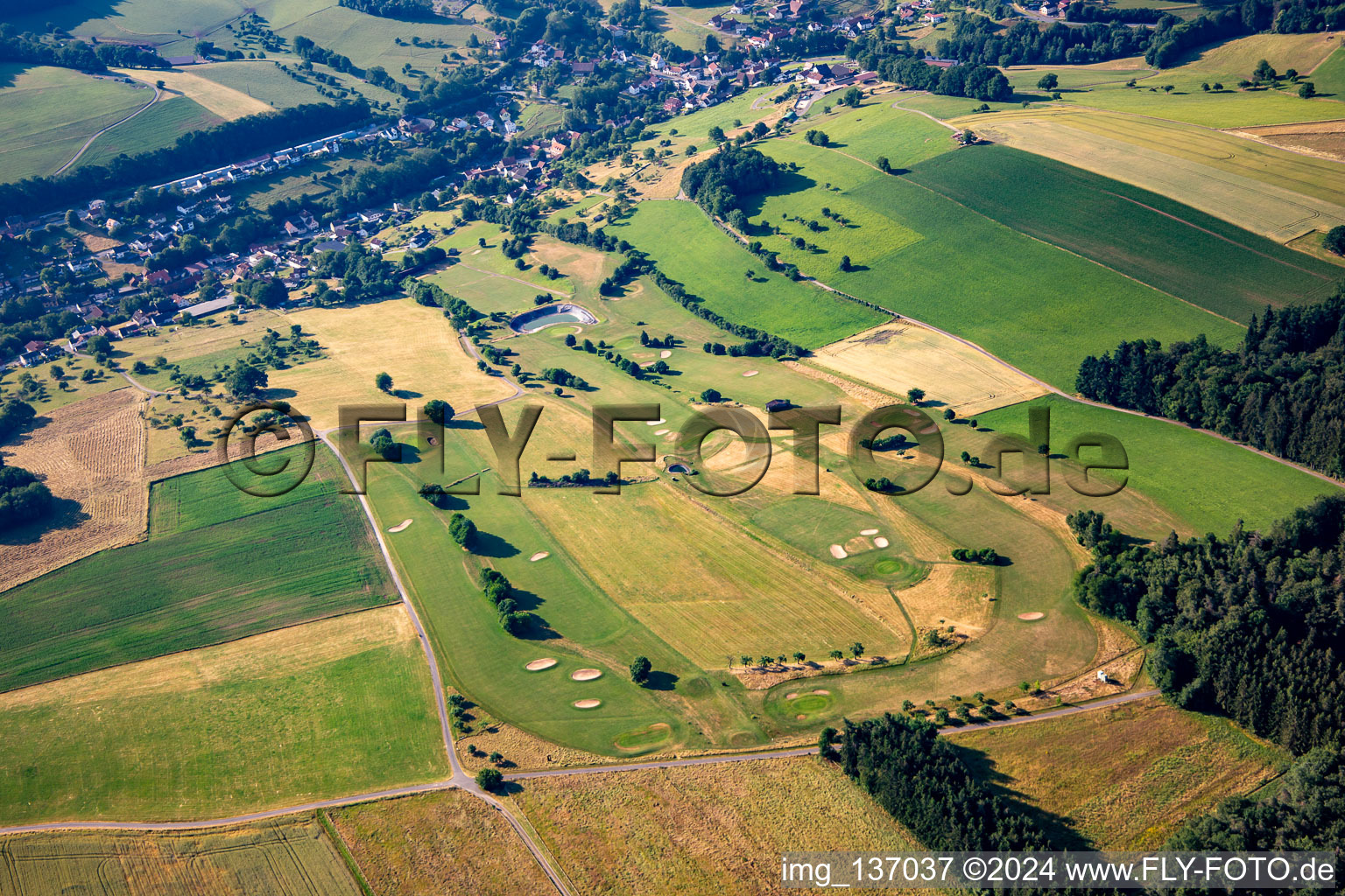 Vue aérienne de Buchenhof Golf et Country Club Hetzbach e. v à le quartier Hetzbach in Oberzent dans le département Hesse, Allemagne