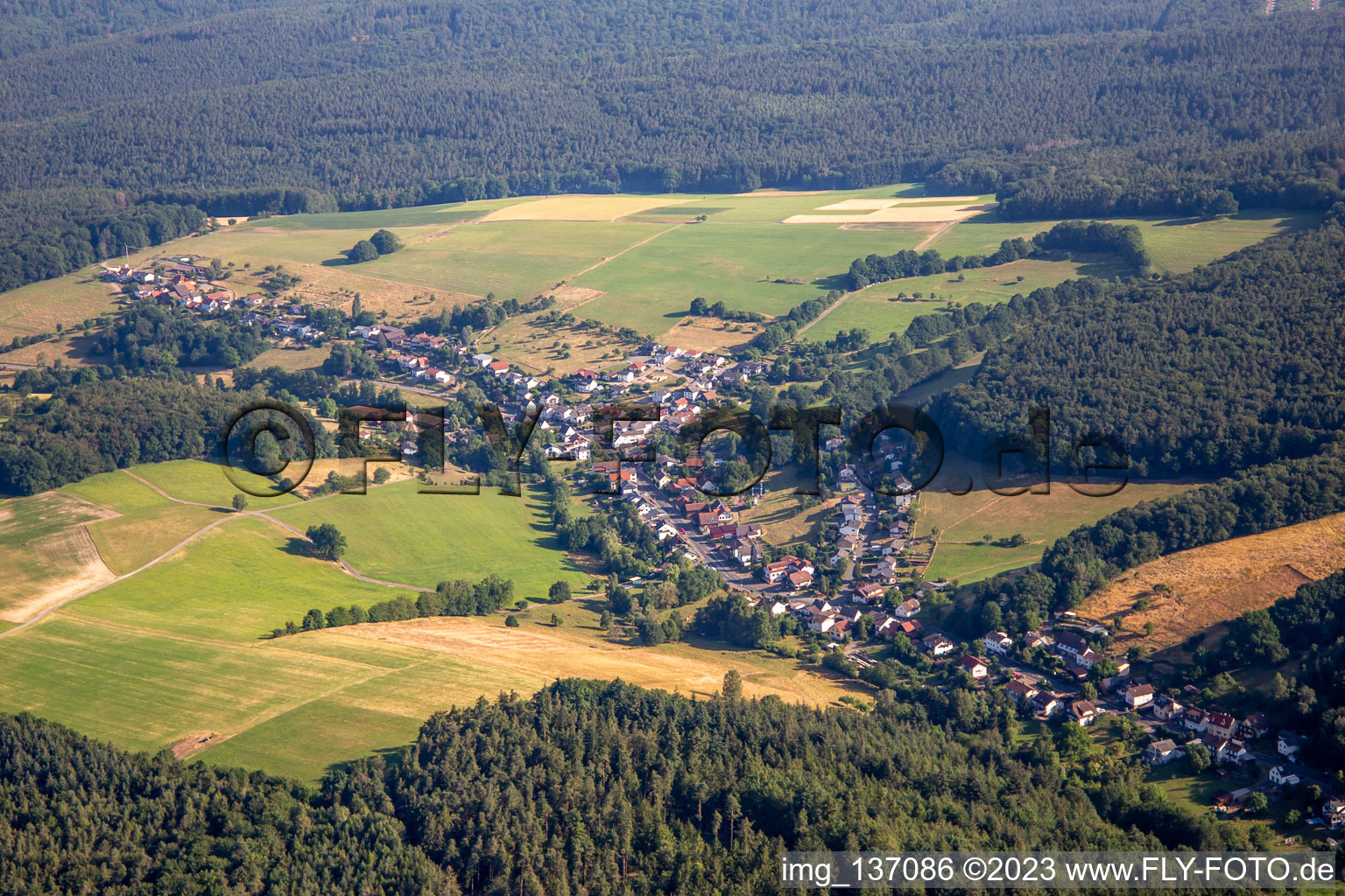 Vue aérienne de Quartier Kimbach in Bad König dans le département Hesse, Allemagne