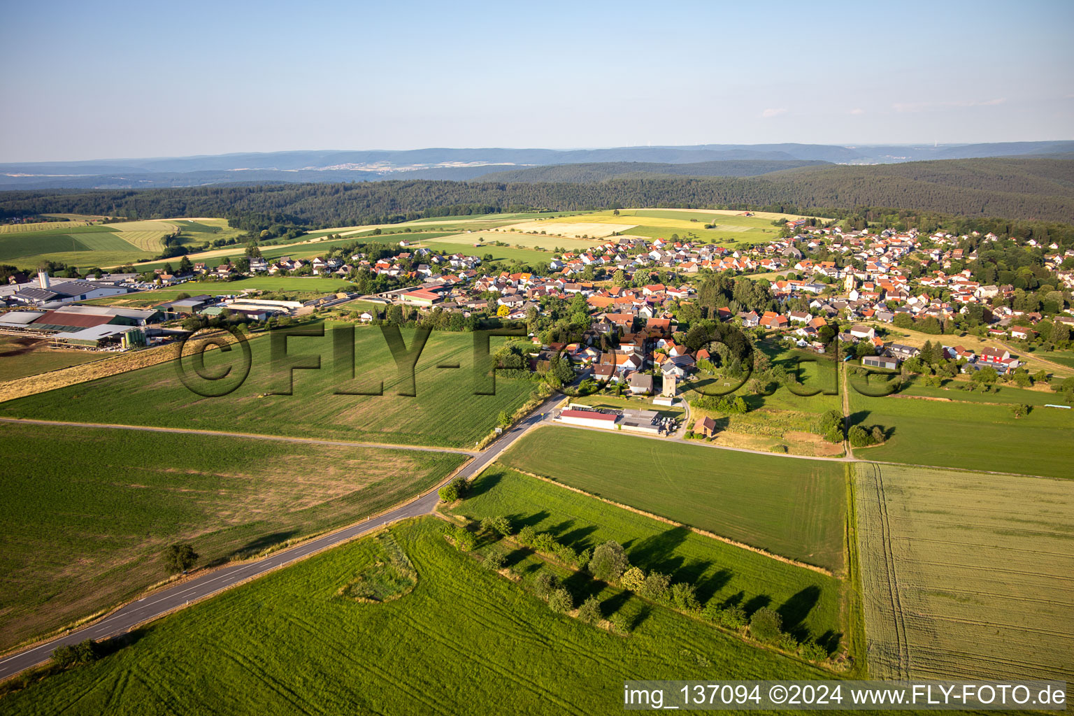 Vue aérienne de Du sud-est à le quartier Vielbrunn in Michelstadt dans le département Hesse, Allemagne