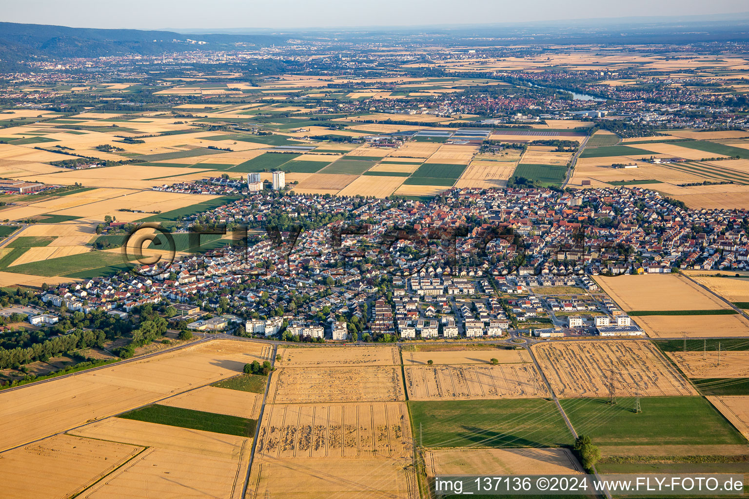 Vue aérienne de Du nord-ouest à Heddesheim dans le département Bade-Wurtemberg, Allemagne