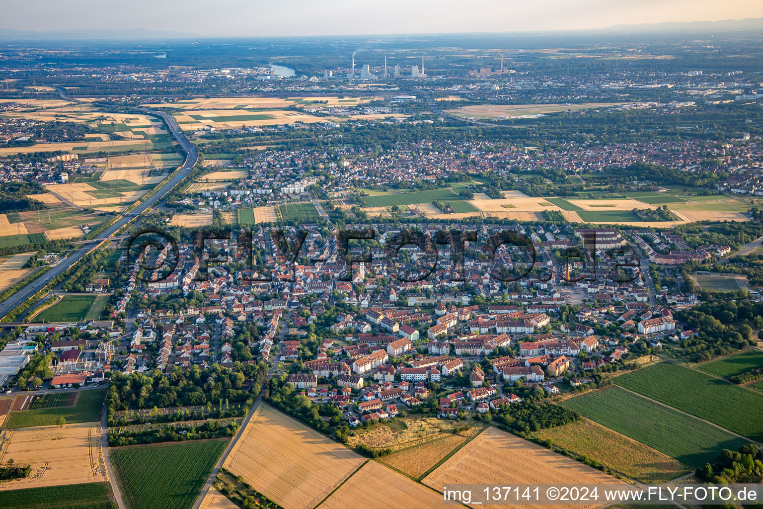 Vue aérienne de Quartier Vogelstang in Mannheim dans le département Bade-Wurtemberg, Allemagne