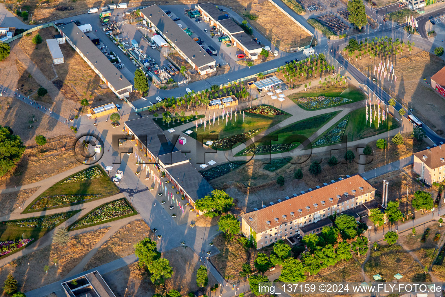 Espace d'accueil du Parc Spinelli du Salon Fédéral des Jardins Mannheim BUGA 2023 à le quartier Feudenheim in Mannheim dans le département Bade-Wurtemberg, Allemagne vue d'en haut