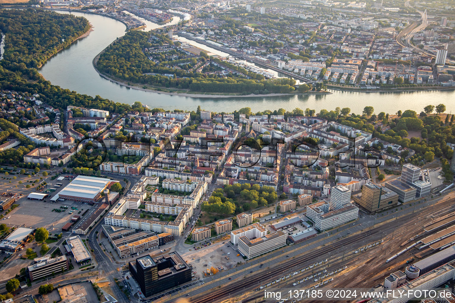 Vue aérienne de Lindenhofstr. à le quartier Lindenhof in Mannheim dans le département Bade-Wurtemberg, Allemagne