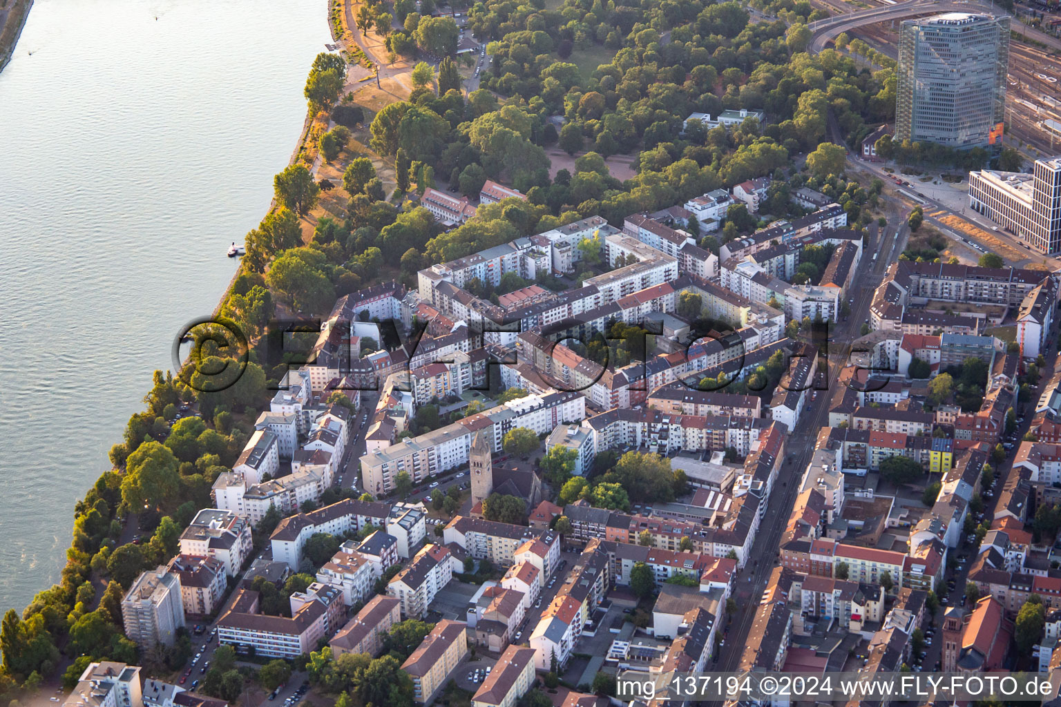 Quartier Lindenhof in Mannheim dans le département Bade-Wurtemberg, Allemagne depuis l'avion