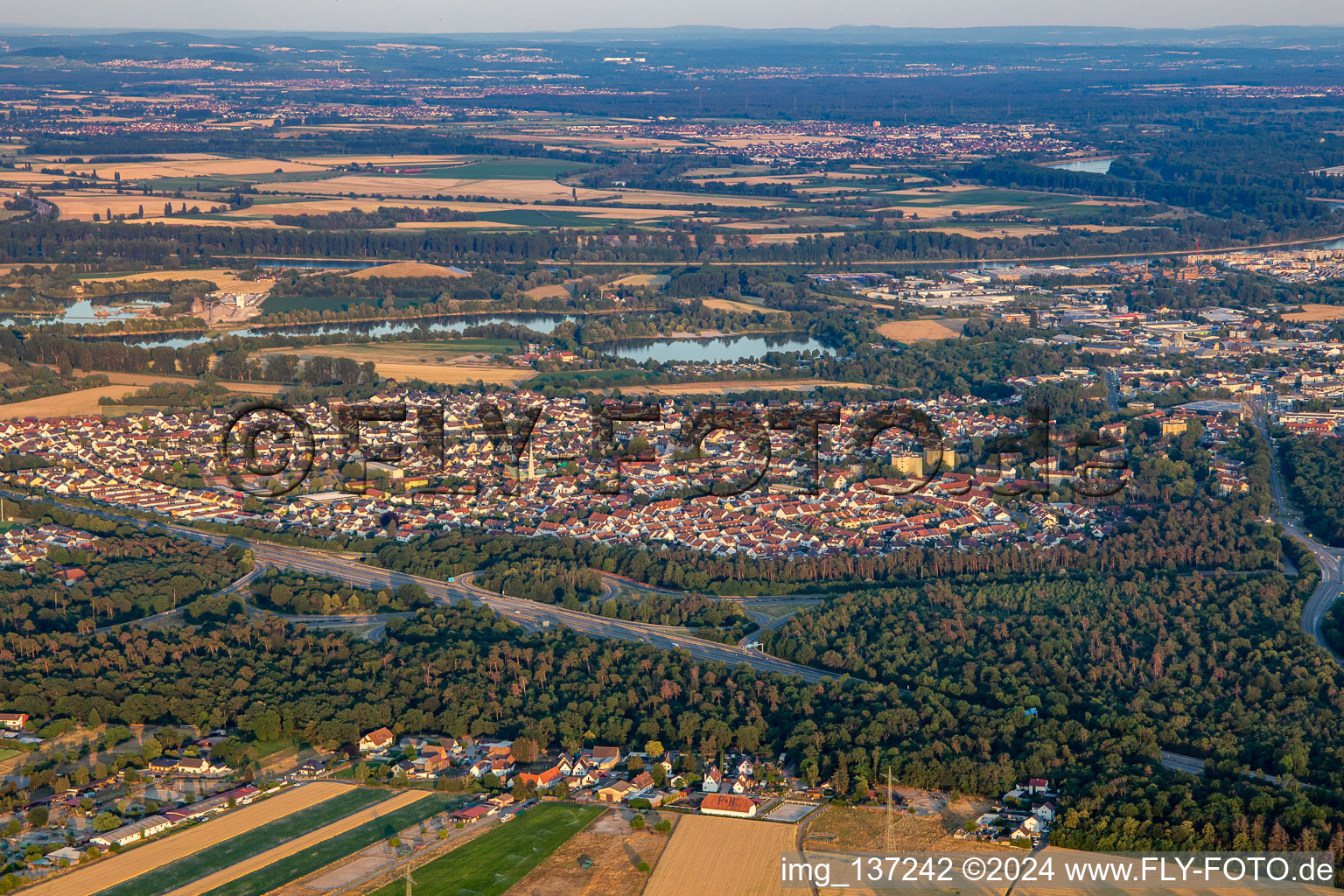 Vue aérienne de Du nord à l'ouest à le quartier Rinkenbergerhof in Speyer dans le département Rhénanie-Palatinat, Allemagne