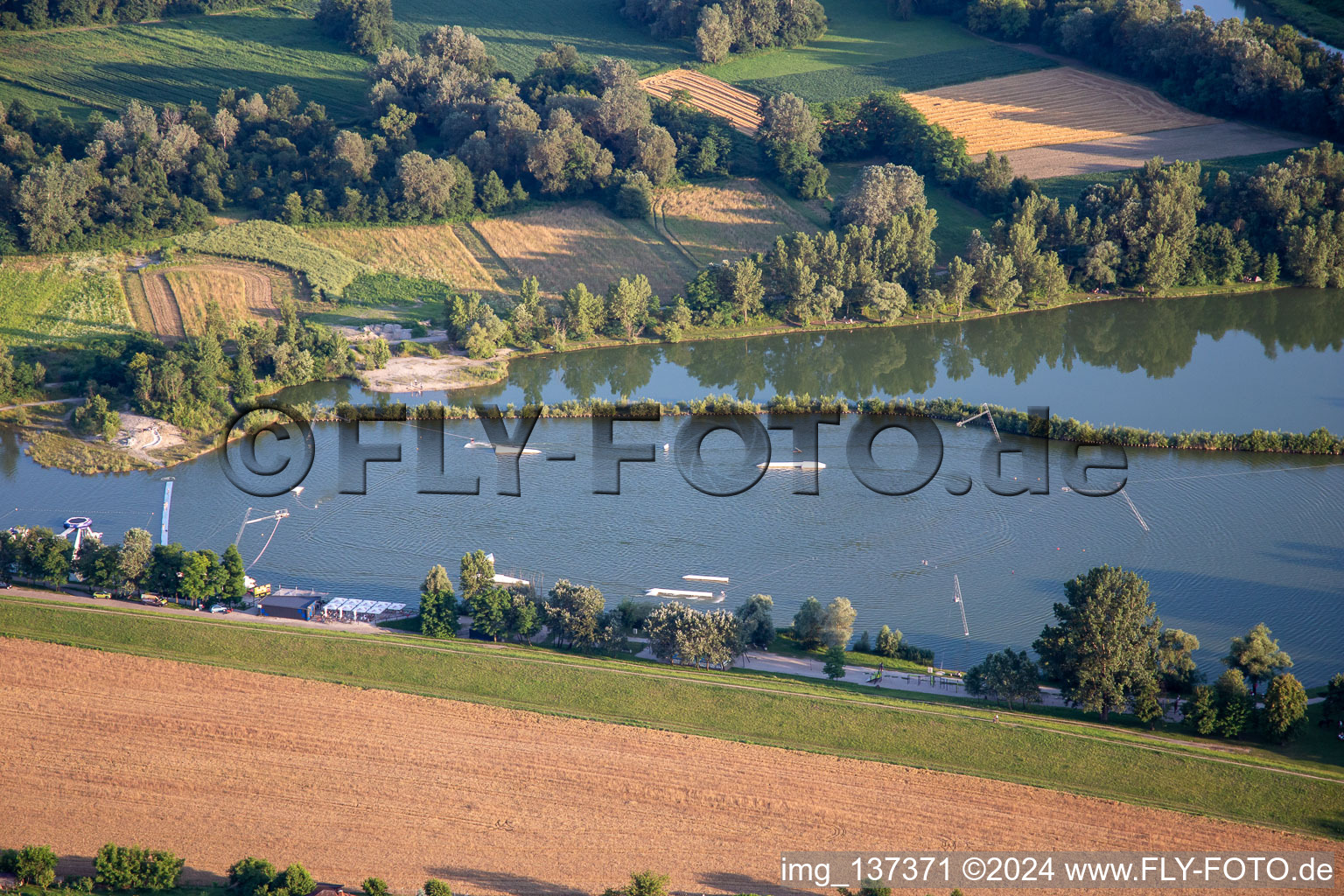 Vue aérienne de Wakepark Dooplek à Duplek dans le département Slovénie, Slovénie