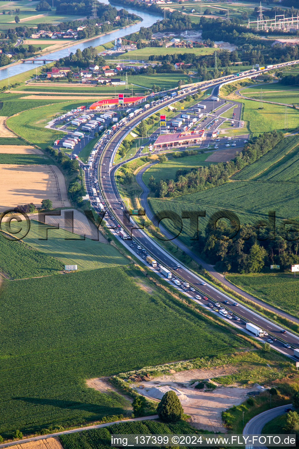 Photographie aérienne de Embouteillage sur la E59 à Maribor dans le département Slovénie, Slovénie