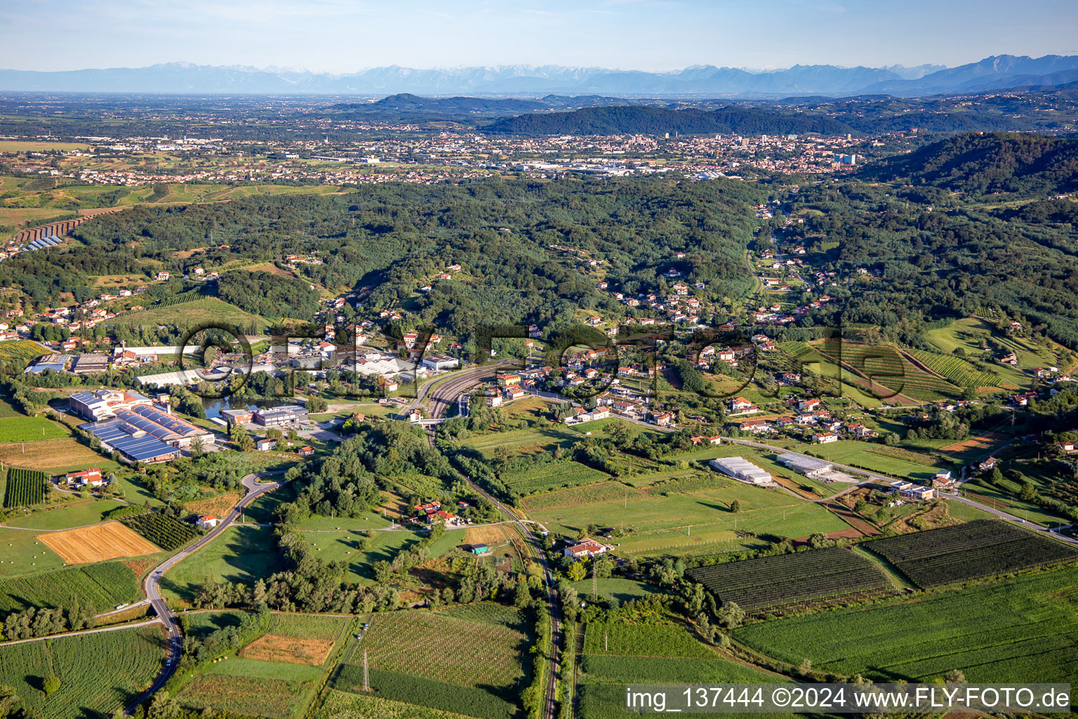 Vue aérienne de Renče-Vogrsko dans le département Slovénie, Slovénie