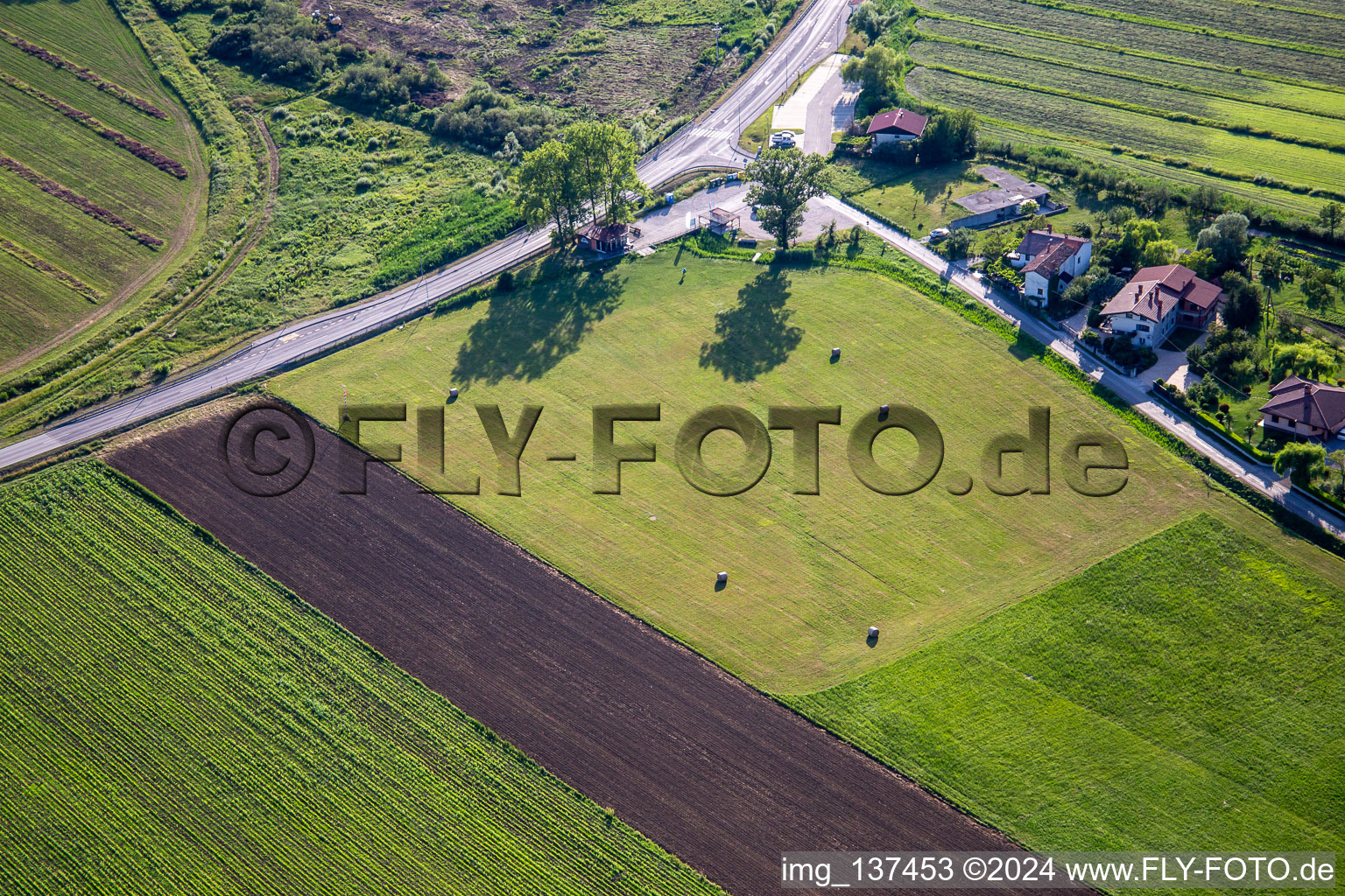 Vue aérienne de Parapente Atterrissage Lijak / Društvo jadralnih padalcev Polet Nova Gorica à Nova Gorica dans le département Slovénie, Slovénie