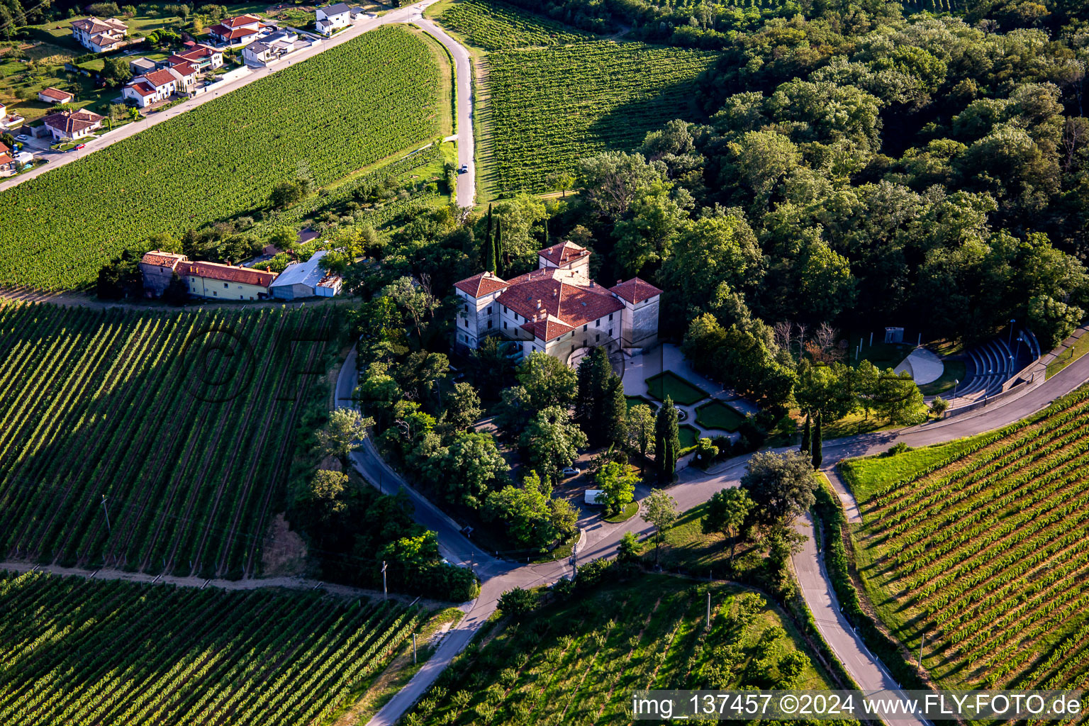 Vue aérienne de Château de Kromberk / Goriški muzej Kromberk - Nova Gorica , Restavracija Grad Kromberk, Mateja Bagar à Nova Gorica dans le département Slovénie, Slovénie