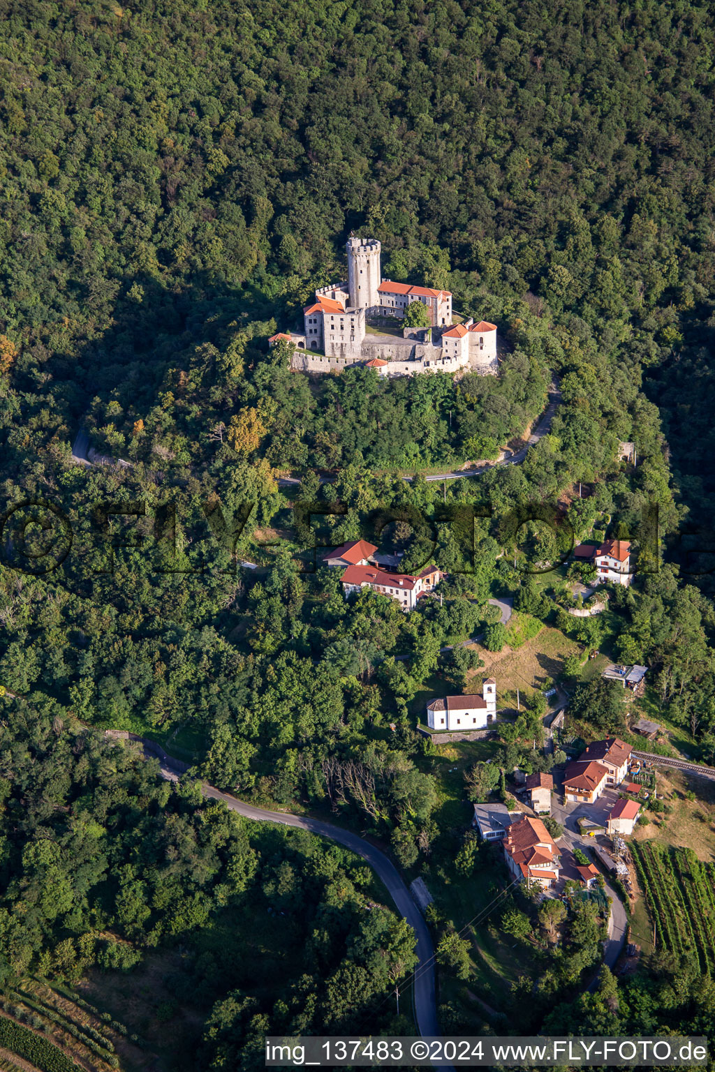 Photographie aérienne de Château / Grade Rihemberk à Nova Gorica dans le département Slovénie, Slovénie