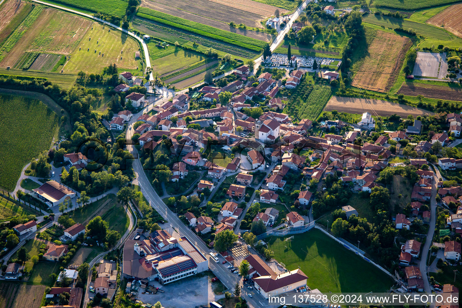 Photographie aérienne de Sempas à Nova Gorica dans le département Slovénie, Slovénie