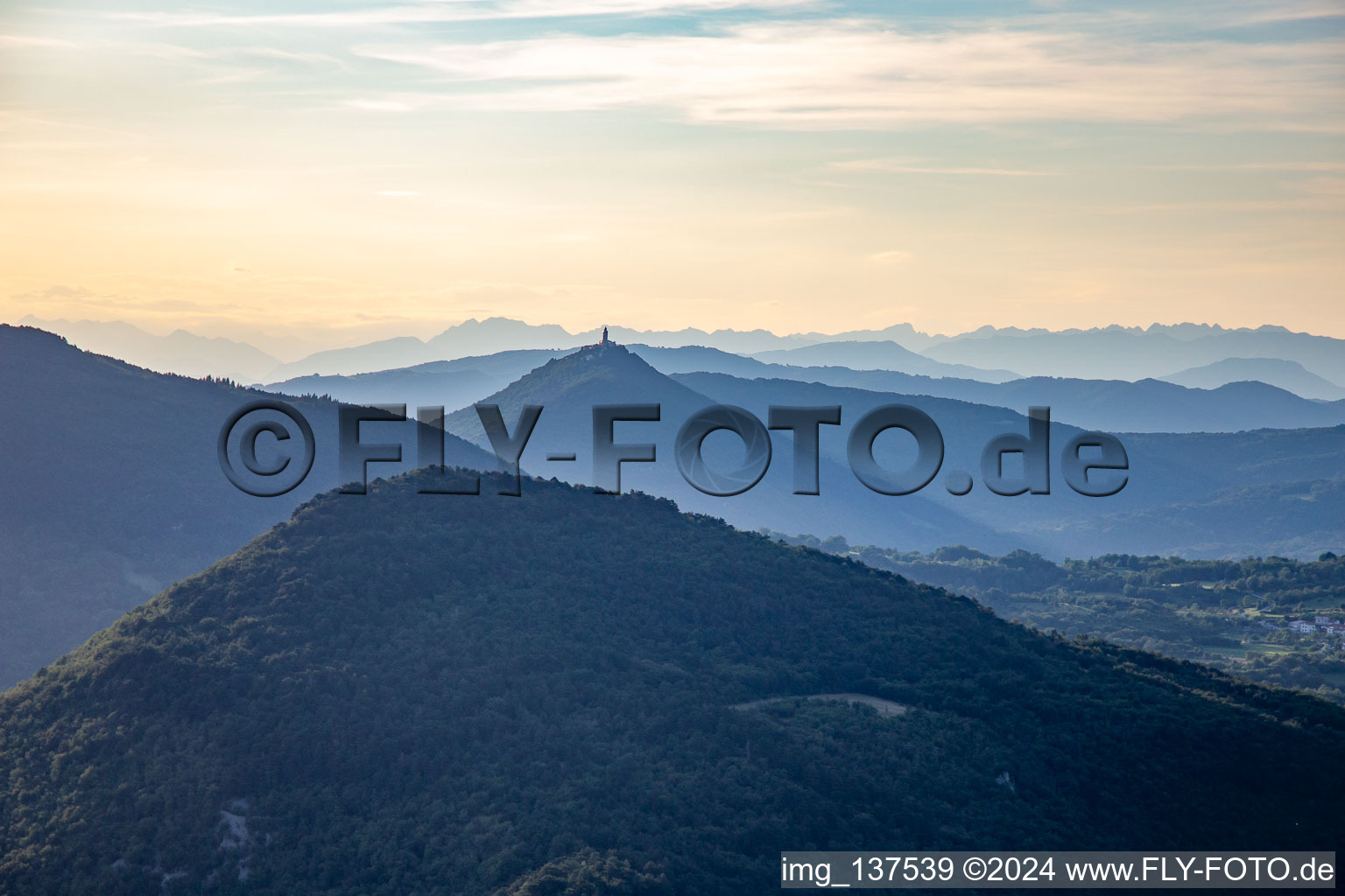 Photographie aérienne de Église de Bazilika Svetogorske Matere Božje vue de l'est à Nova Gorica dans le département Slovénie, Slovénie