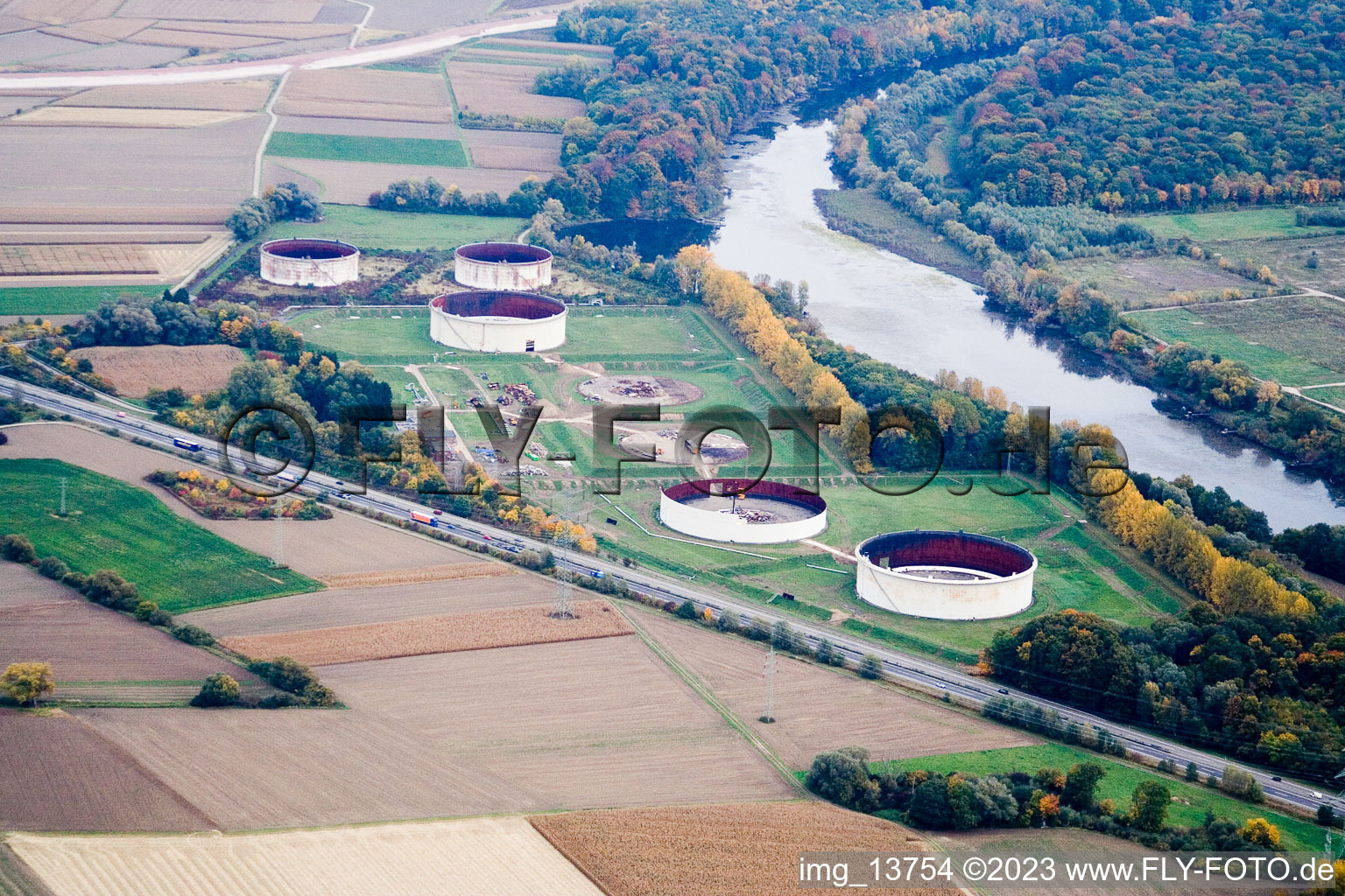 Vue aérienne de Ancien parc de stockage à Jockgrim dans le département Rhénanie-Palatinat, Allemagne