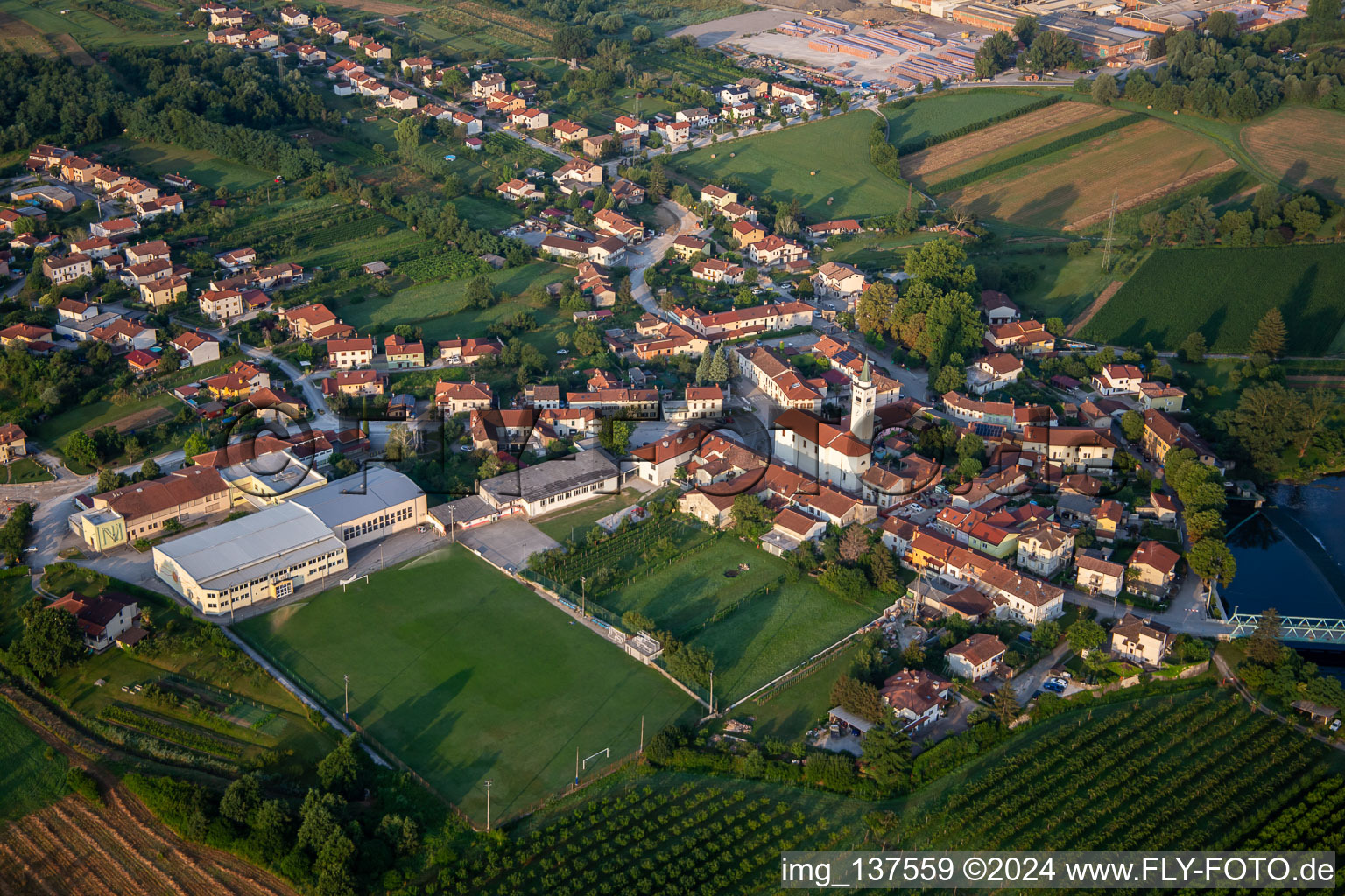 Vue aérienne de Renče-Vogrsko dans le département Slovénie, Slovénie