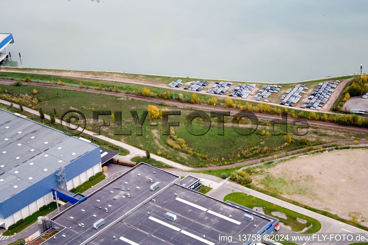 Photographie aérienne de Port du Rhin à Wörth am Rhein dans le département Rhénanie-Palatinat, Allemagne