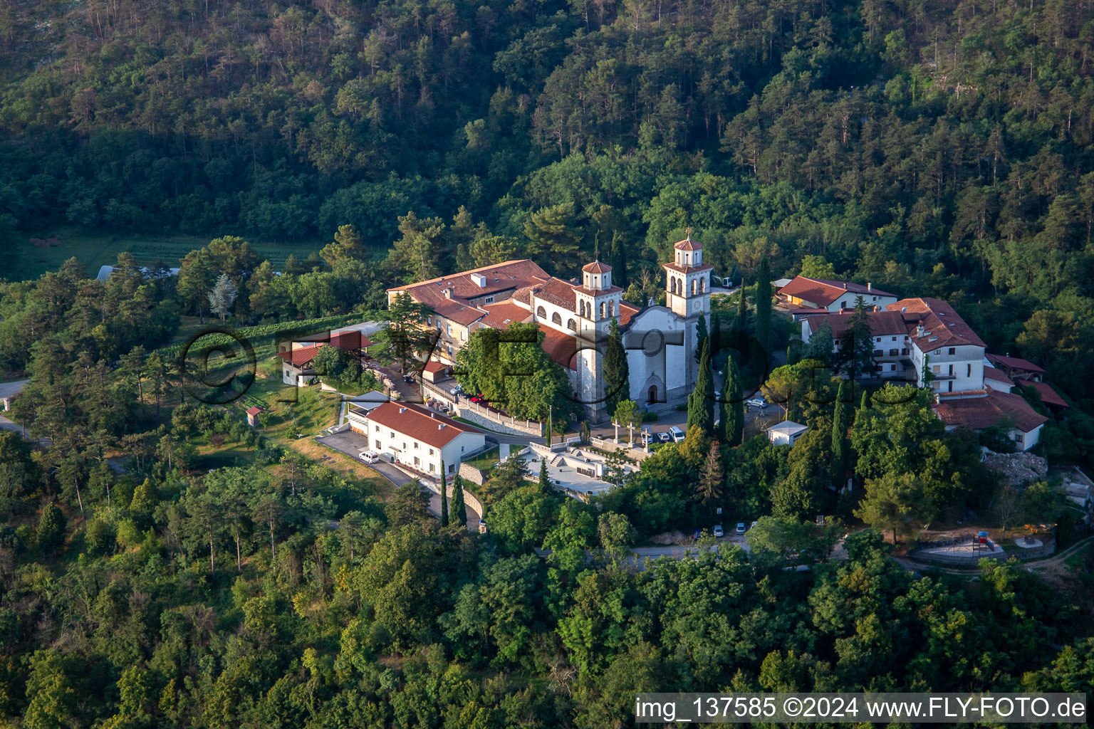 Château de Miren / Diplôme de Mirenski à Miren-Kostanjevica dans le département Slovénie, Slovénie hors des airs