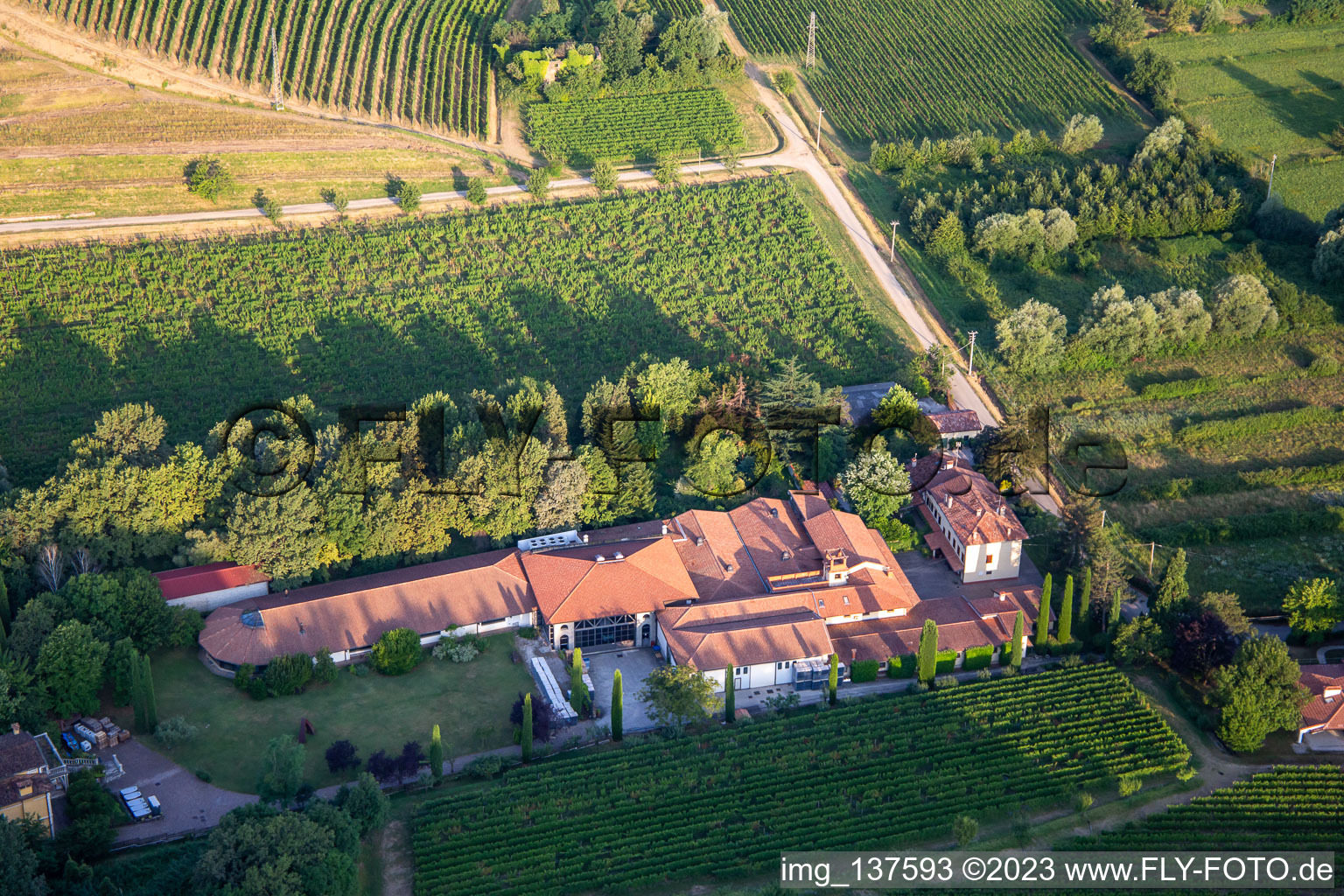 Vue aérienne de Cantine Jermann - Villanova à le quartier Villanova in Farra d’Isonzo dans le département Gorizia, Italie