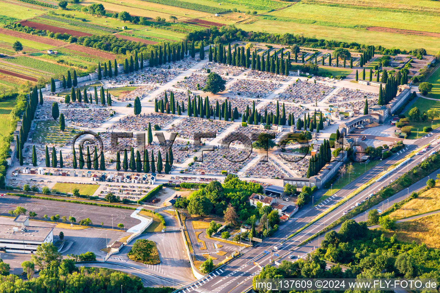 Vue aérienne de Cimetière Cimitero monumentale di Gorizia à Gorizia dans le département Gorizia, Italie