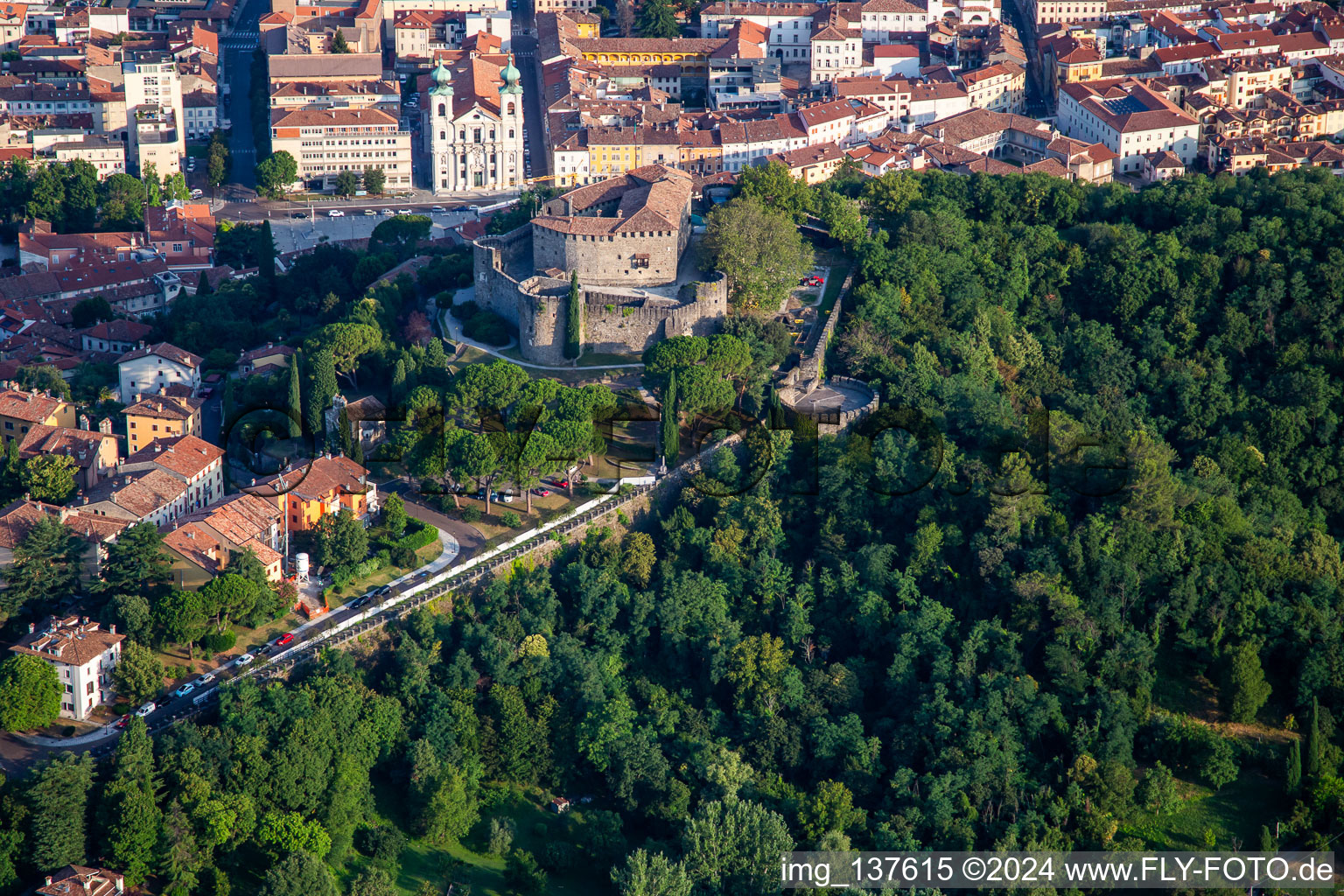 Photographie aérienne de Château de Gorizia / Castello di Gorizia et Via Roma à Gorizia dans le département Gorizia, Italie