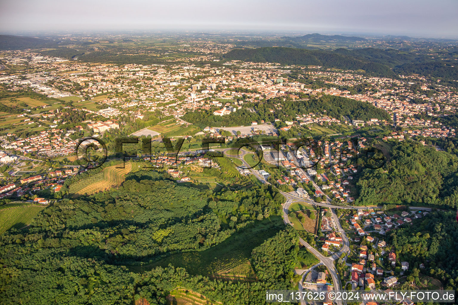 Image drone de Nova Gorica dans le département Slovénie, Slovénie