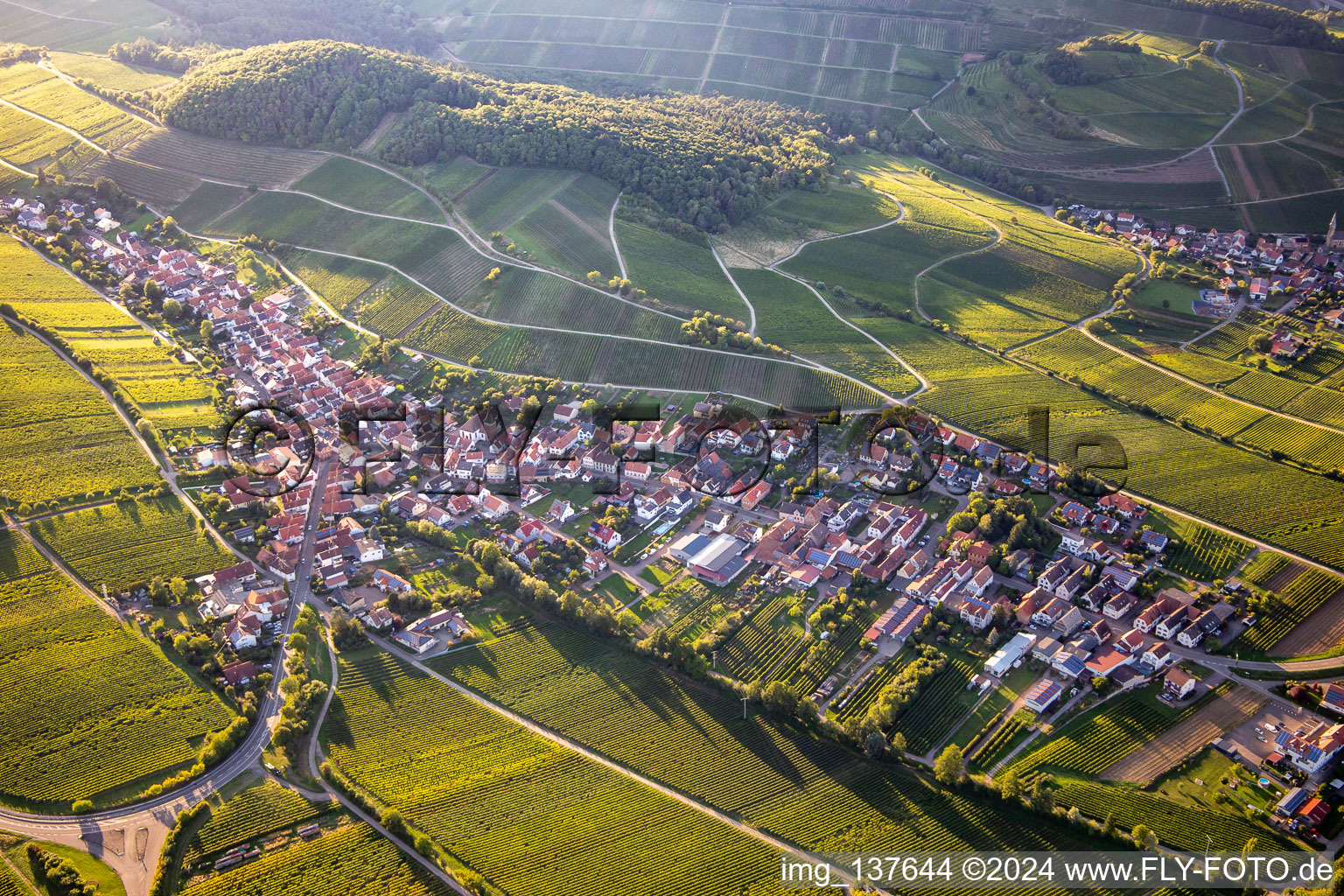 Vue aérienne de À Keshdebush à Ranschbach dans le département Rhénanie-Palatinat, Allemagne