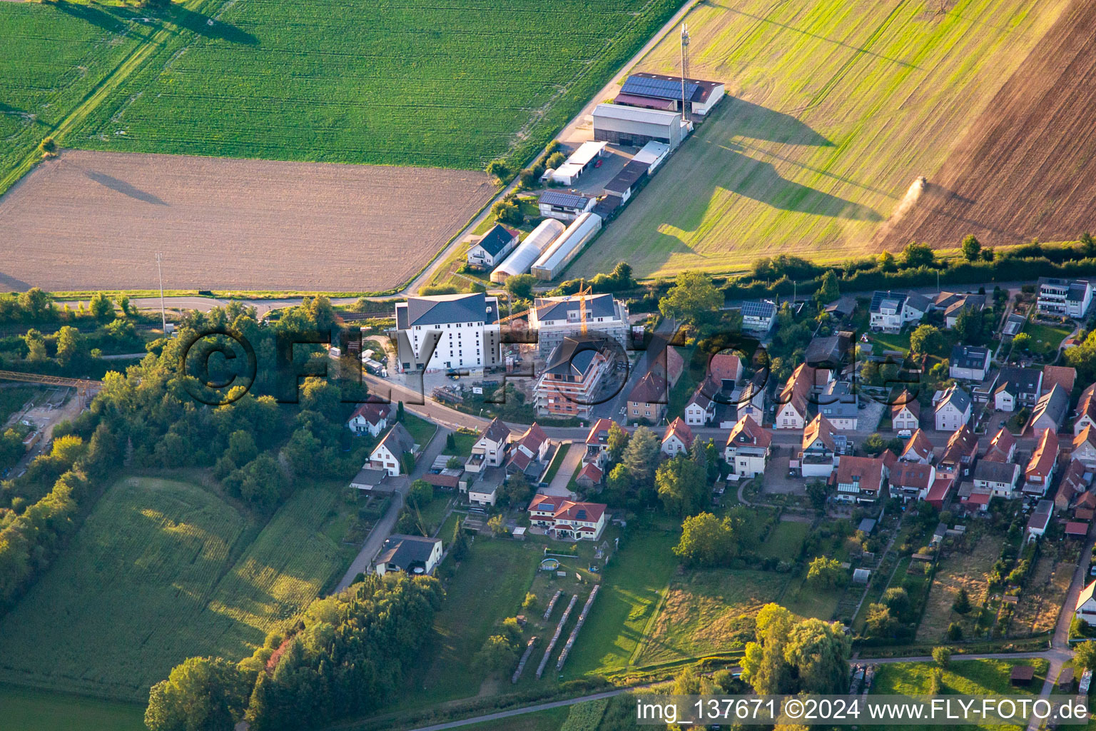 Vue aérienne de Nouveau bâtiment résidentiel à le quartier Schaidt in Wörth am Rhein dans le département Rhénanie-Palatinat, Allemagne