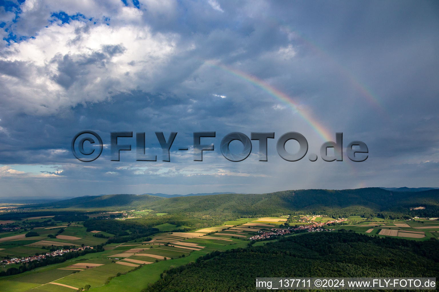 Vue aérienne de Arc-en-ciel à Cleebourg dans le département Bas Rhin, France