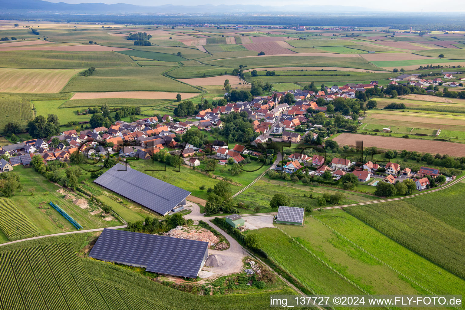 Vue aérienne de Du sud-est à Siegen dans le département Bas Rhin, France