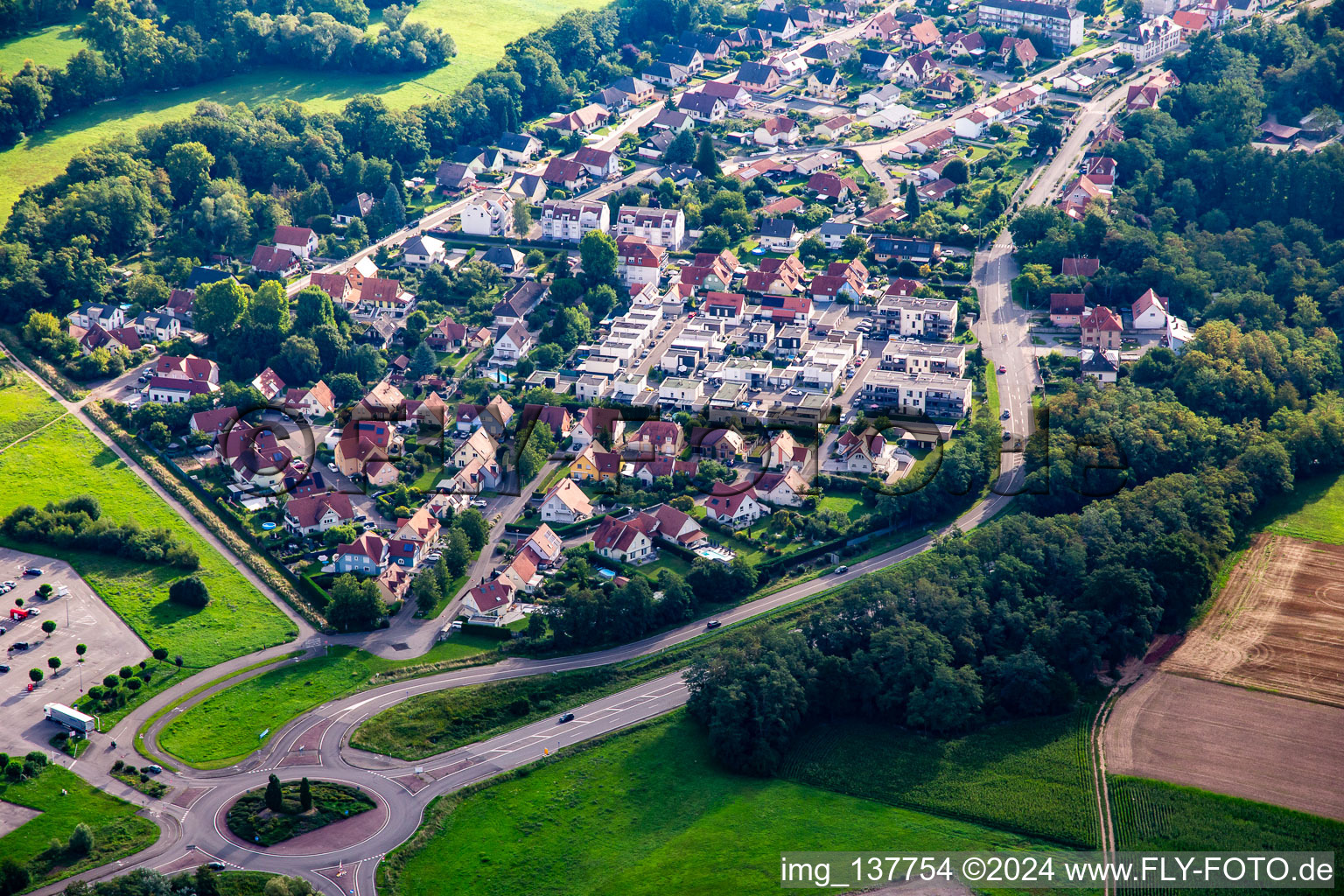 Vue aérienne de De l'ouest à Scheibenhard dans le département Bas Rhin, France