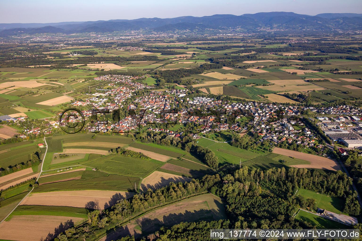 Vue aérienne de De l'ouest à le quartier Ulm in Lichtenau dans le département Bade-Wurtemberg, Allemagne